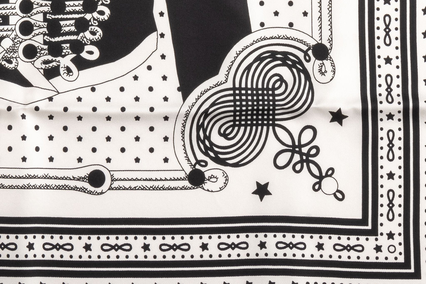 Hermes Brandebourg Bandana Silk