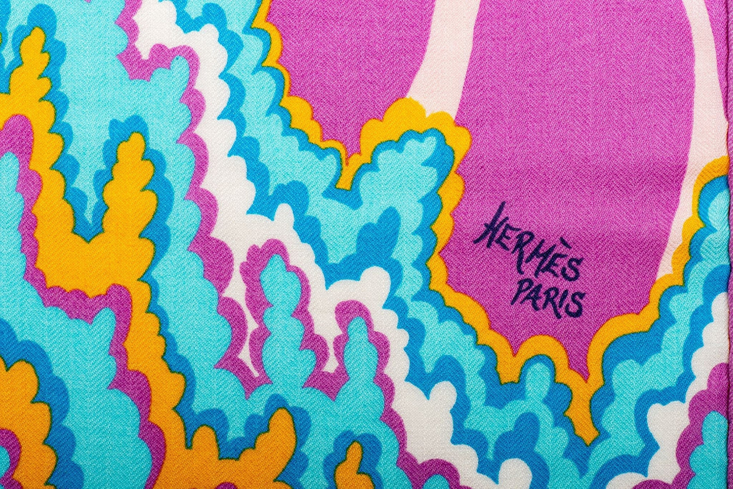 Hermes NIB Pink The three graces Shawl