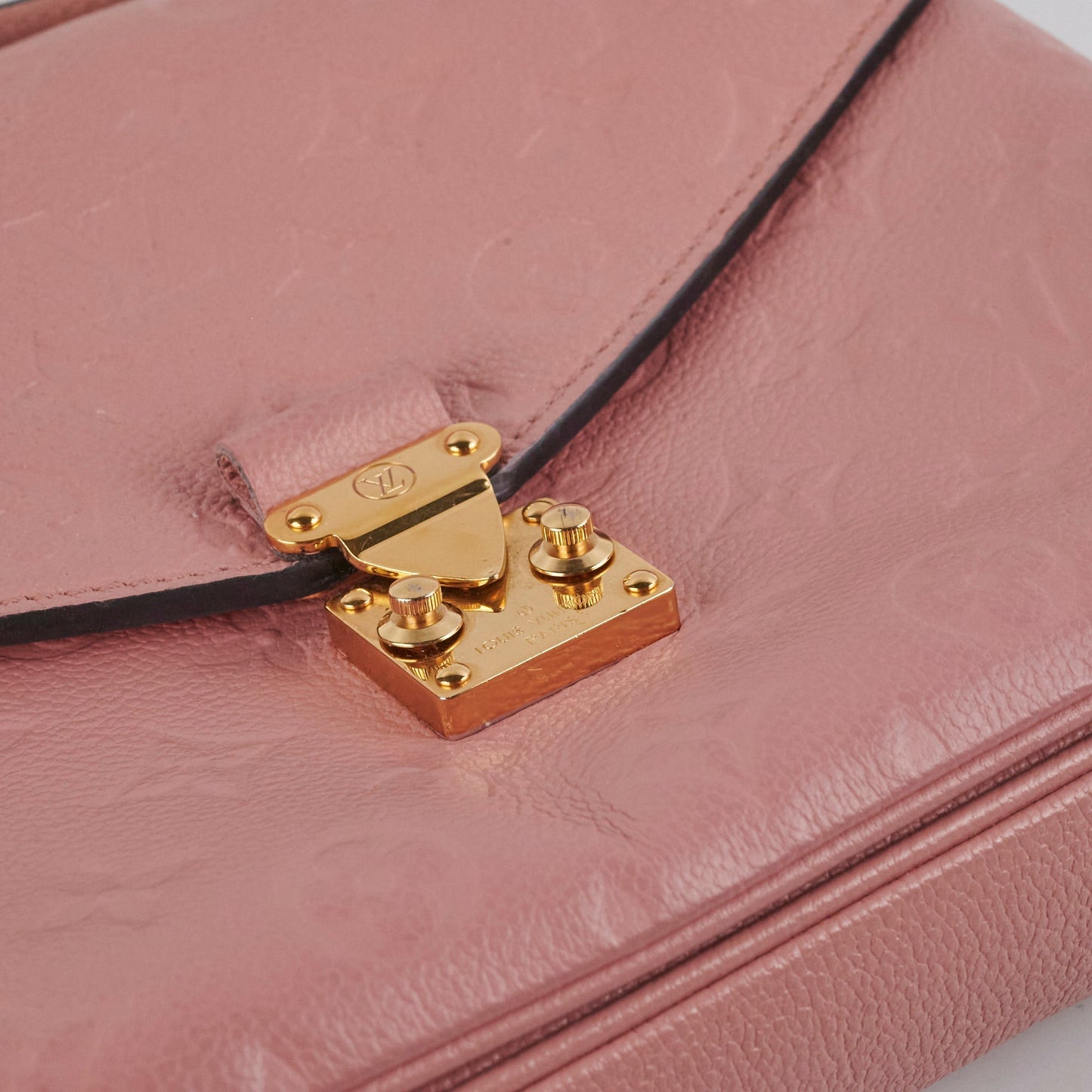 Louis Vuitton Pochette Metis Empreinte Pink