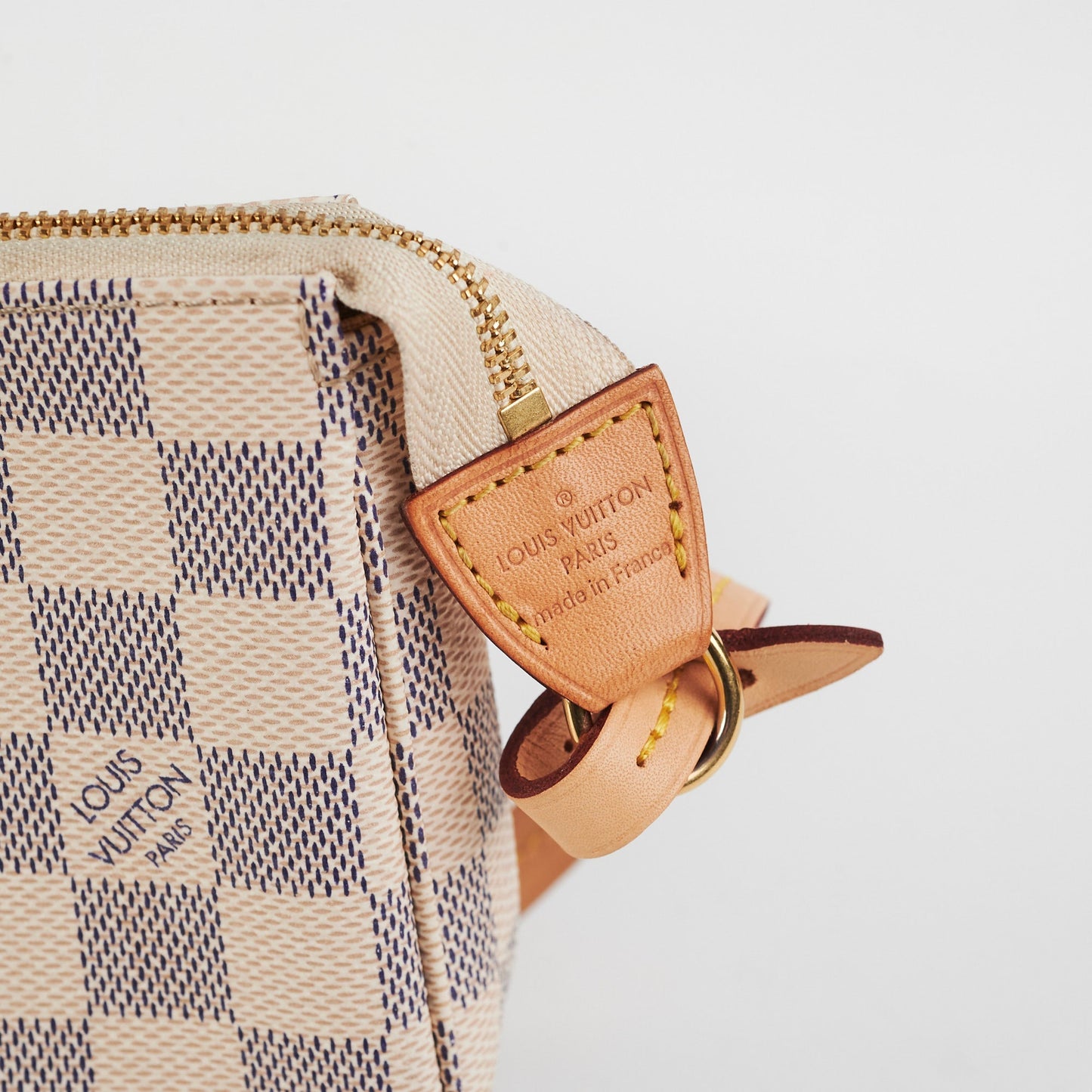 Louis Vuitton Pochette Damier Zur