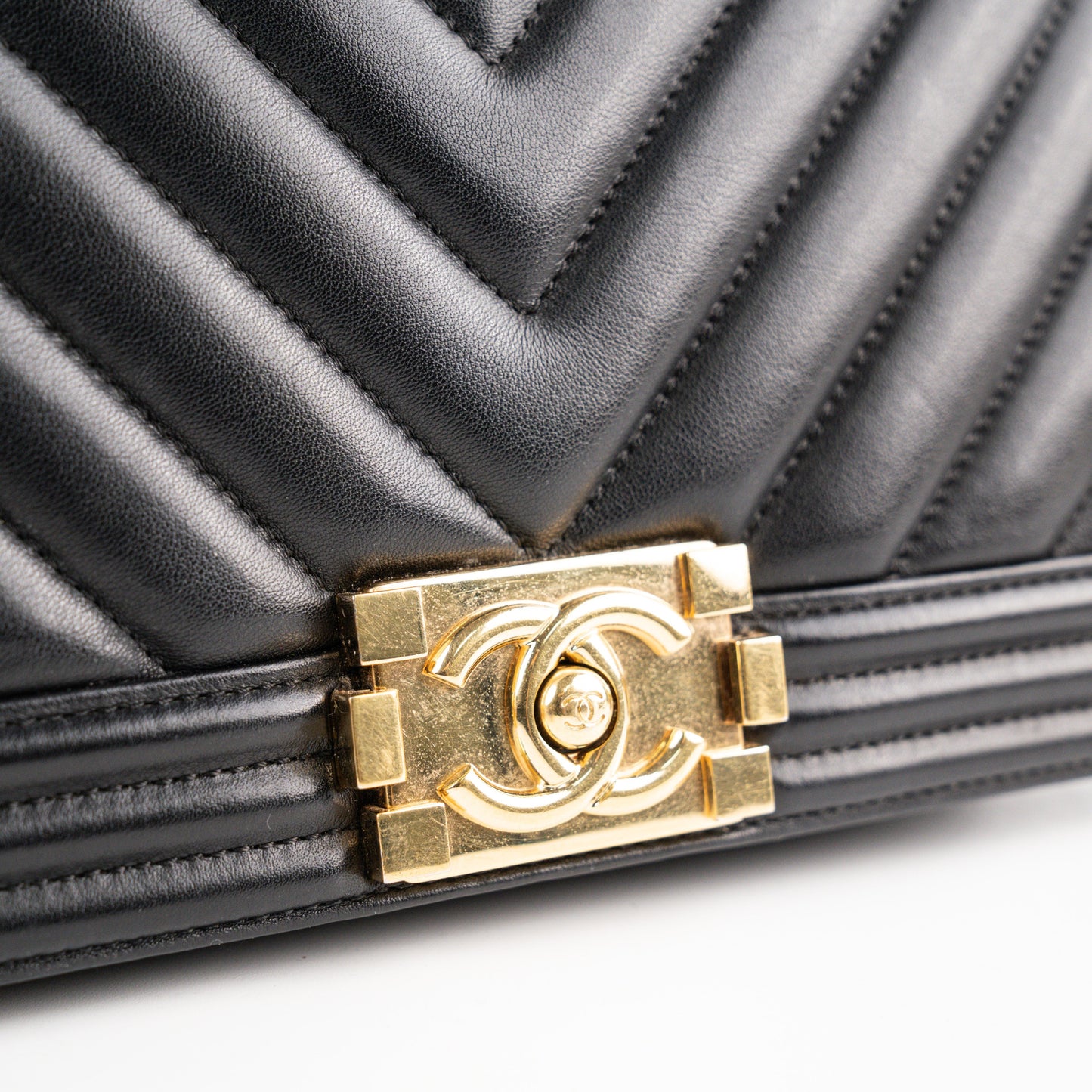 Chanel Old Medium Boy Chevron Black