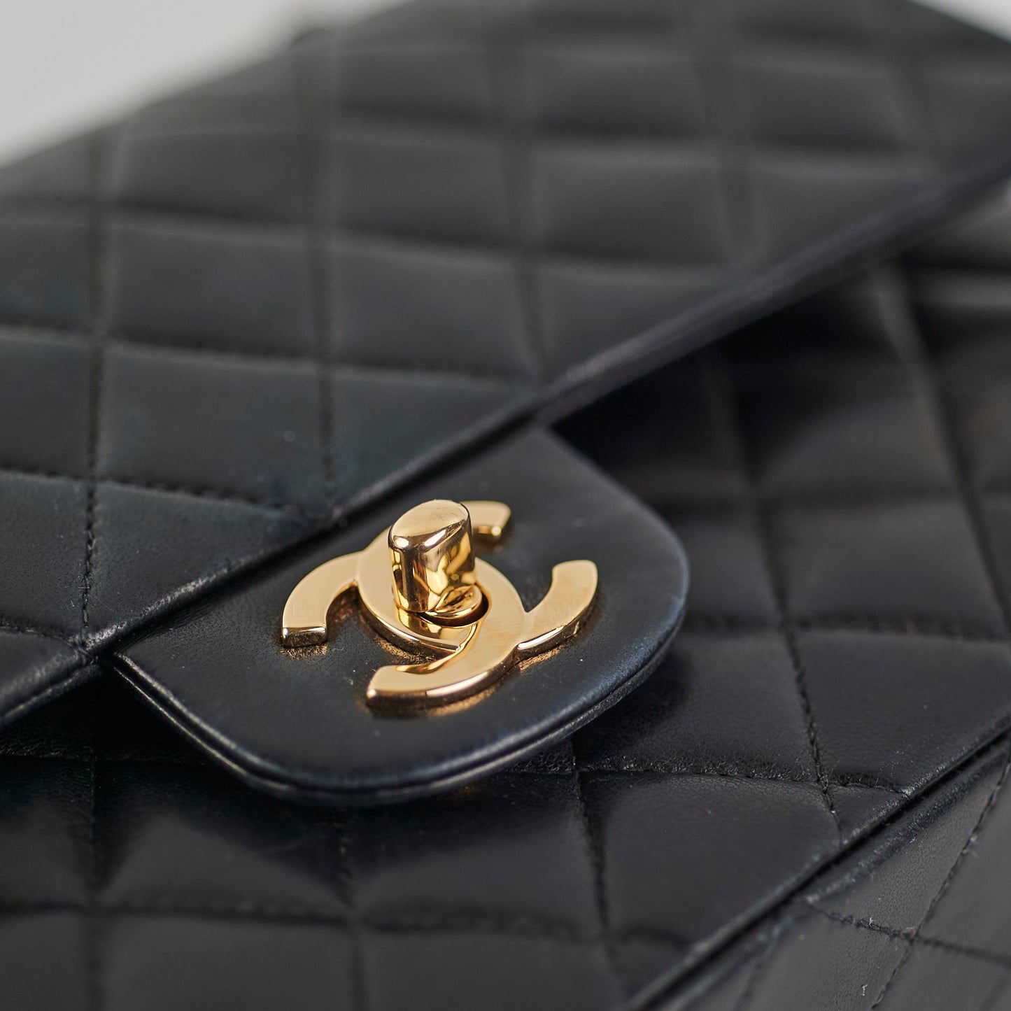 Chanel Classic Flap M/L Lambskin Black - Series 7