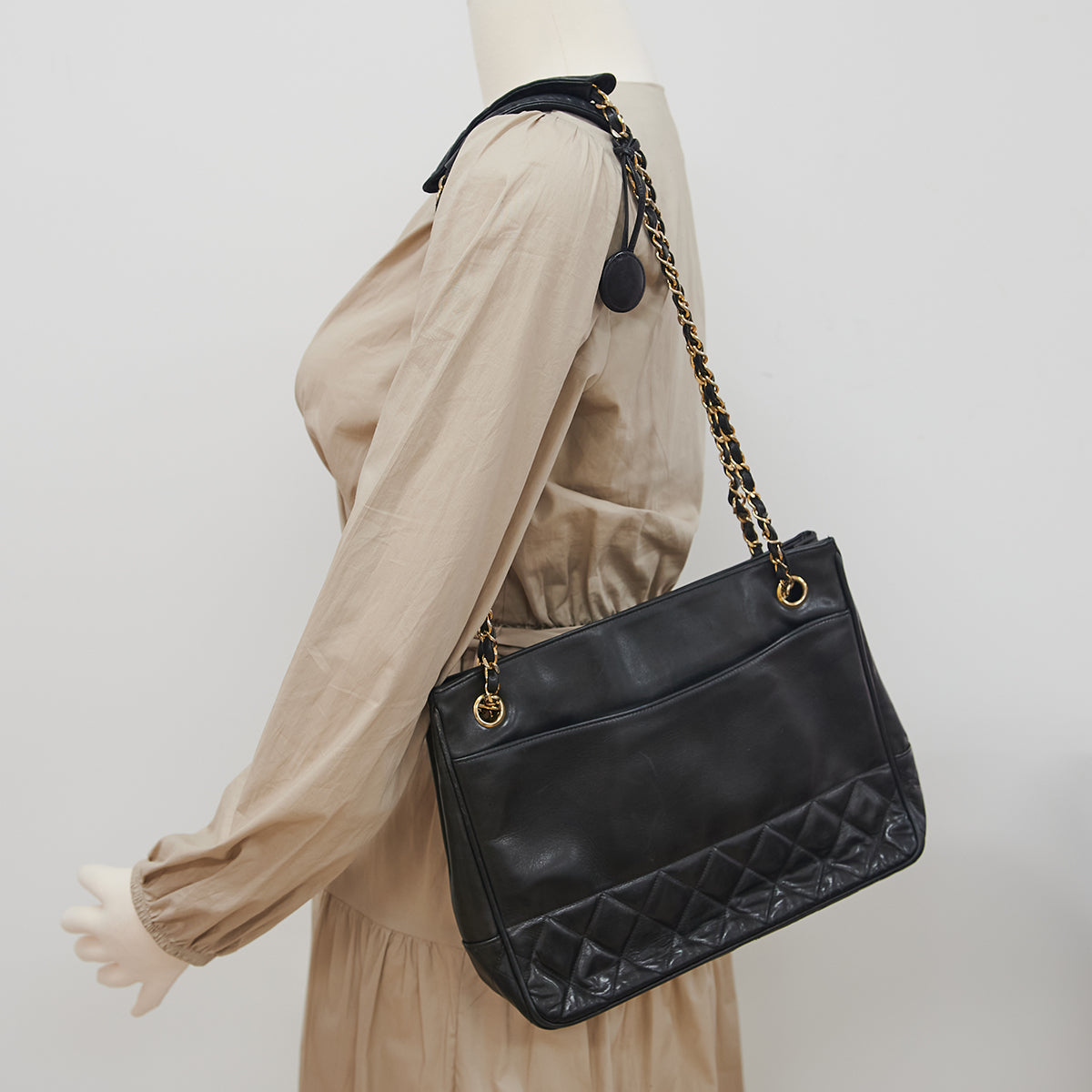 Chanel CC Chain Tote Black