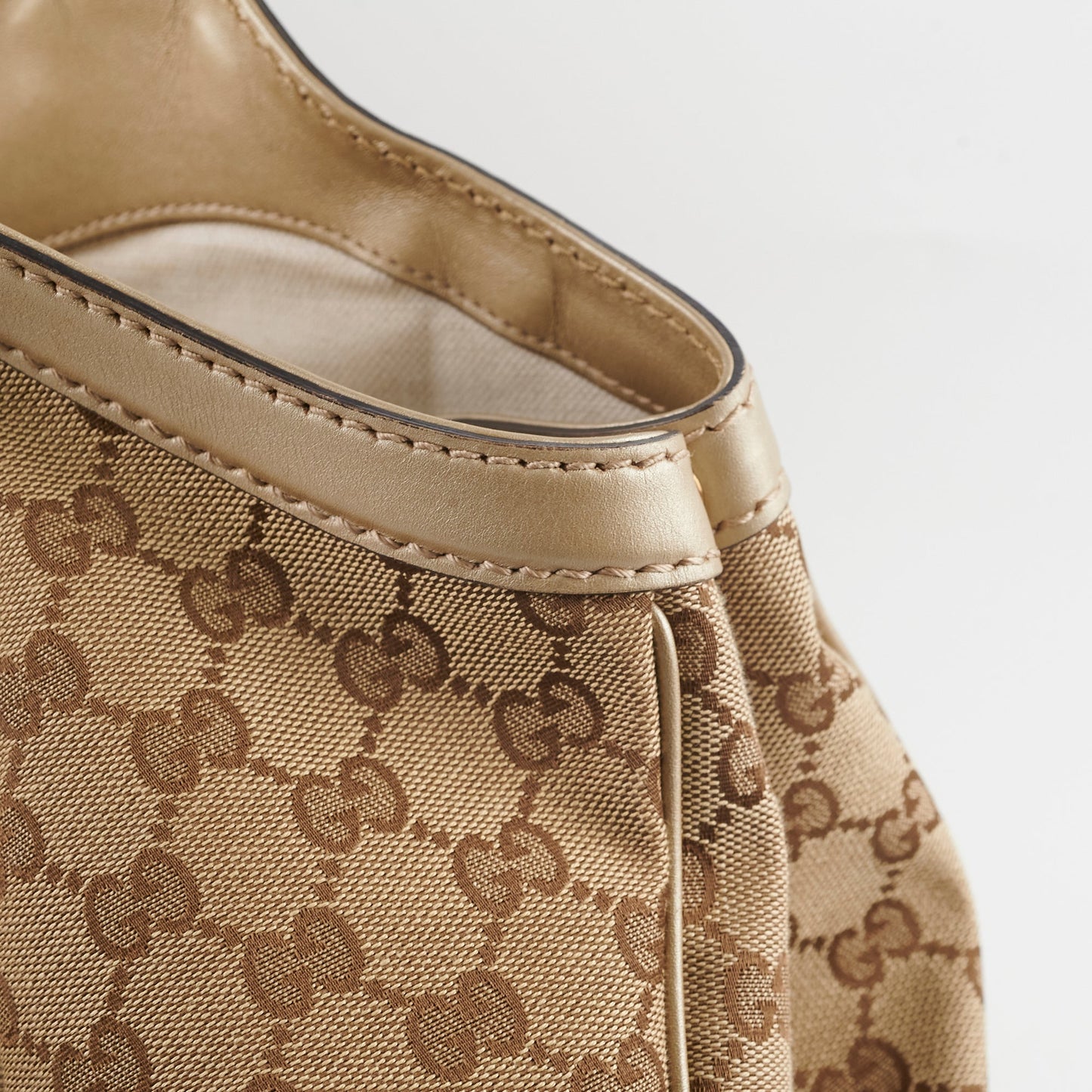 Gucci Sukey Large Tote Beige