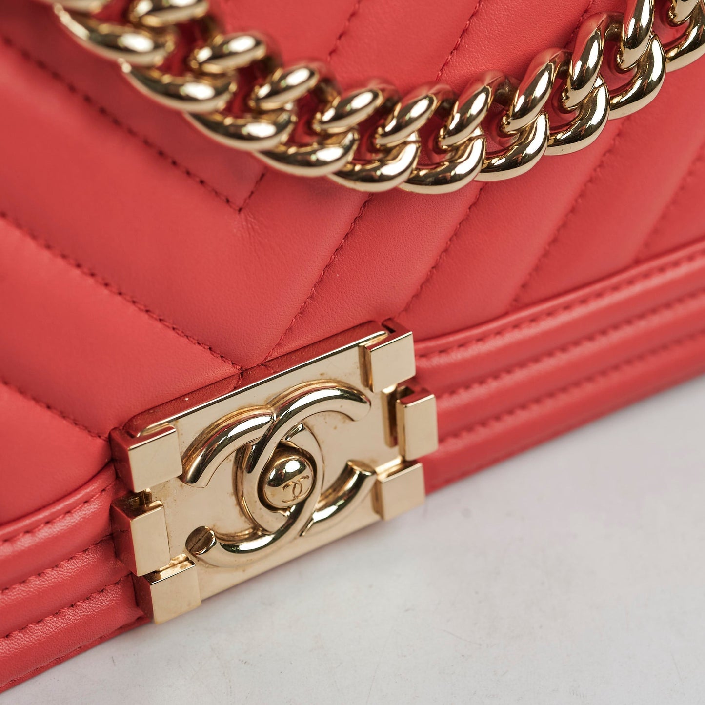 Chanel Old Medium Boy Chevron Lambskin Coral - Series 27