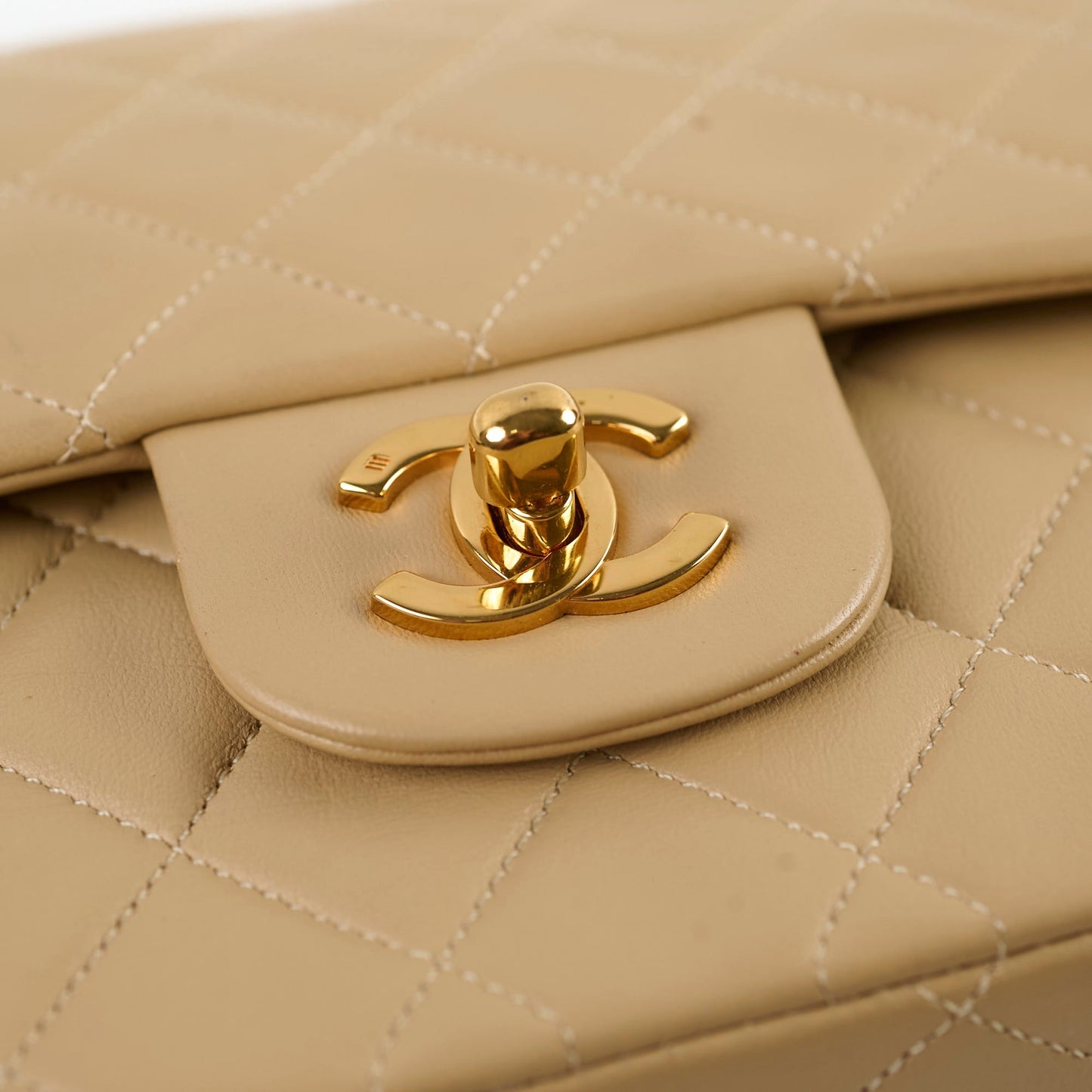 Chanel Classic Flap Medium/Large M/L Beige - Series 3