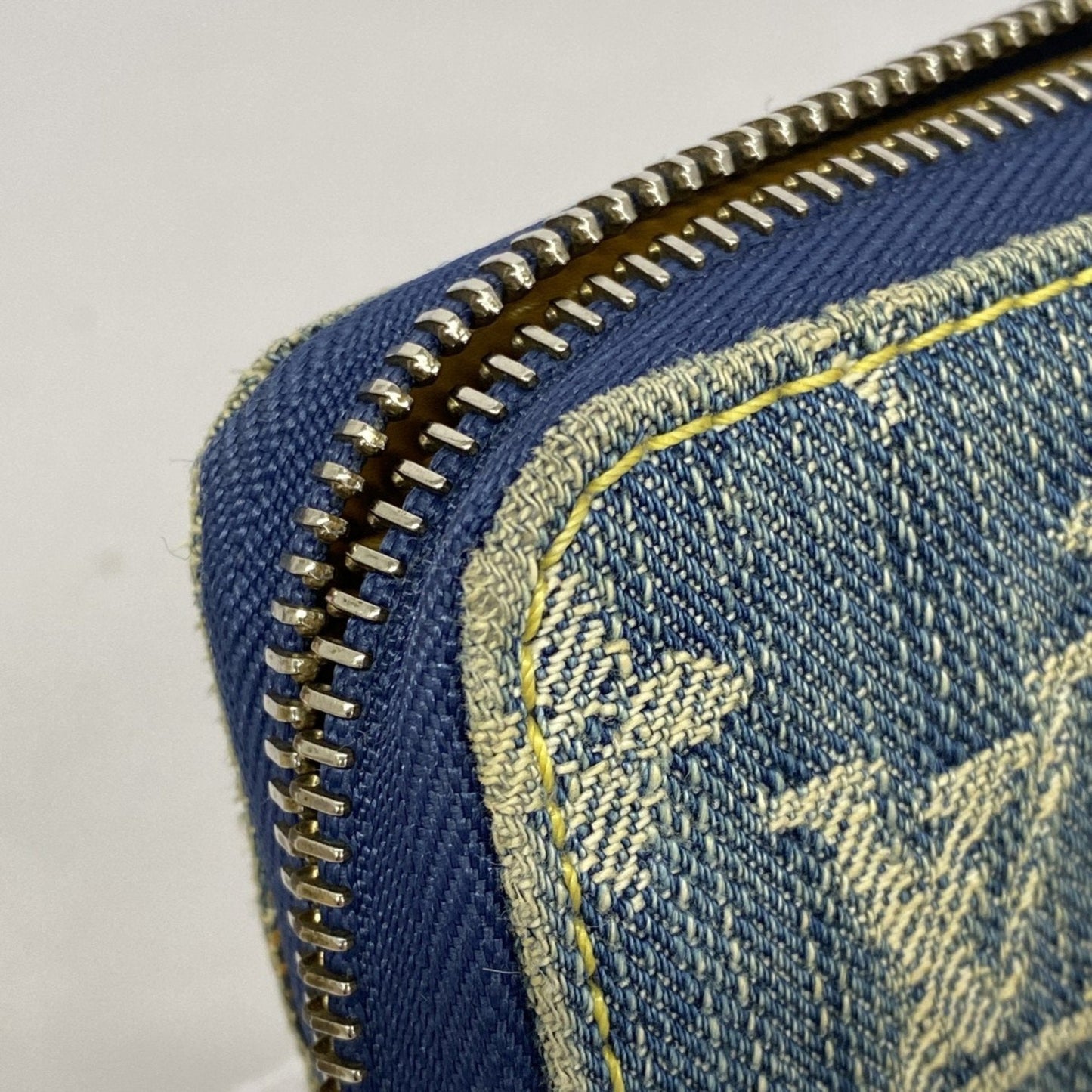 Louis Vuitton Long Wallet (Bi-Fold)