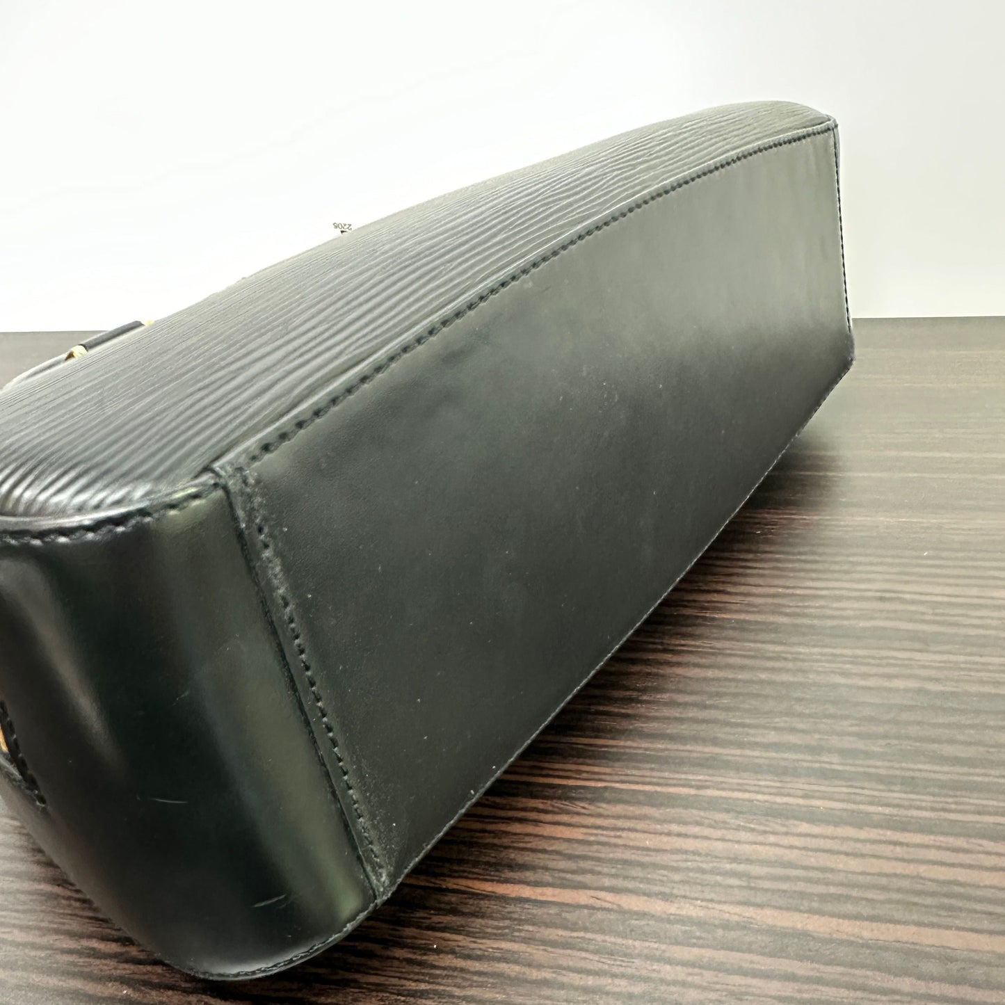 Louis Vuitton Epi Jasmine Handbag Black Leather LB123072