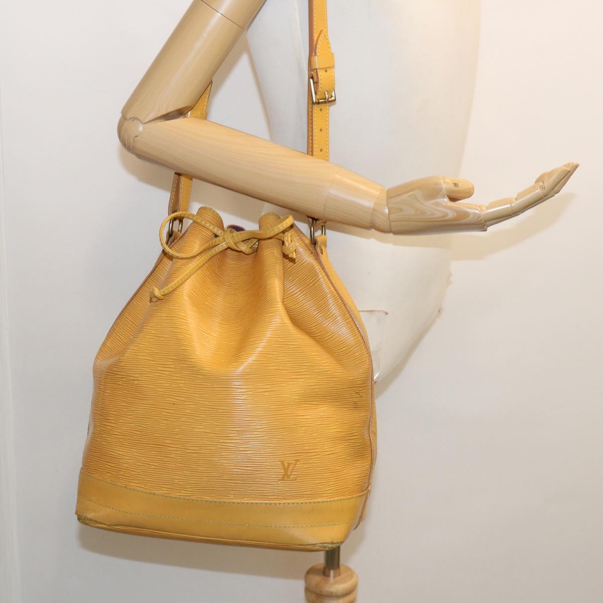 LOUIS VUITTON Epi Petit Noe Shoulder Bag Yellow M44109 LV bs2042