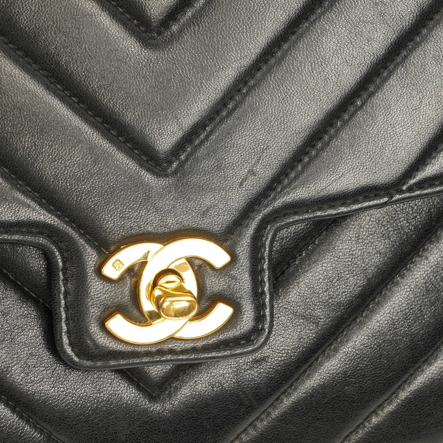Chanel Medium Flap Bag Black Chevron Lambskin 24K Gold-Plated Hardware