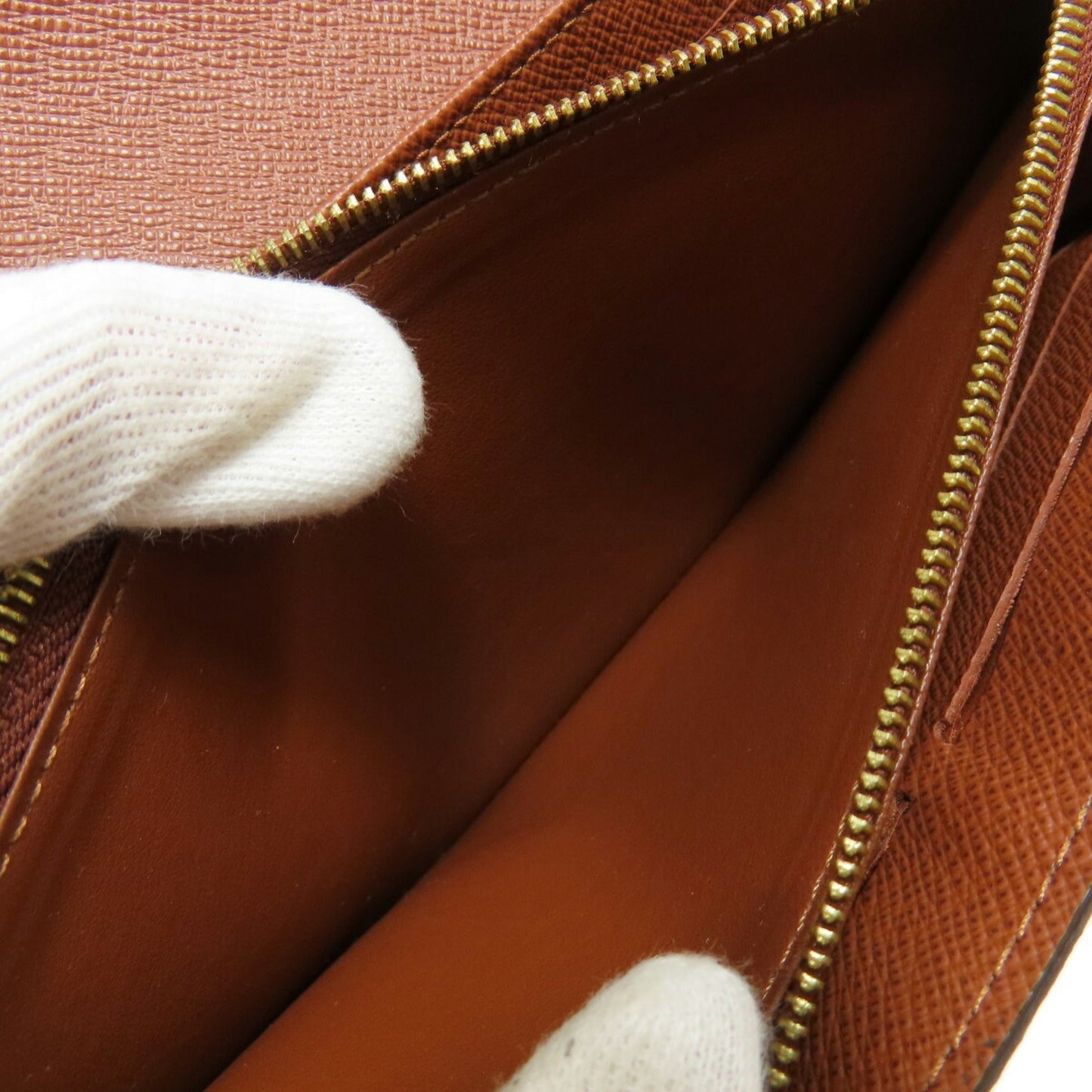 Louis Vuitton Monogram Monogram Long Wallet (Bi-Fold)