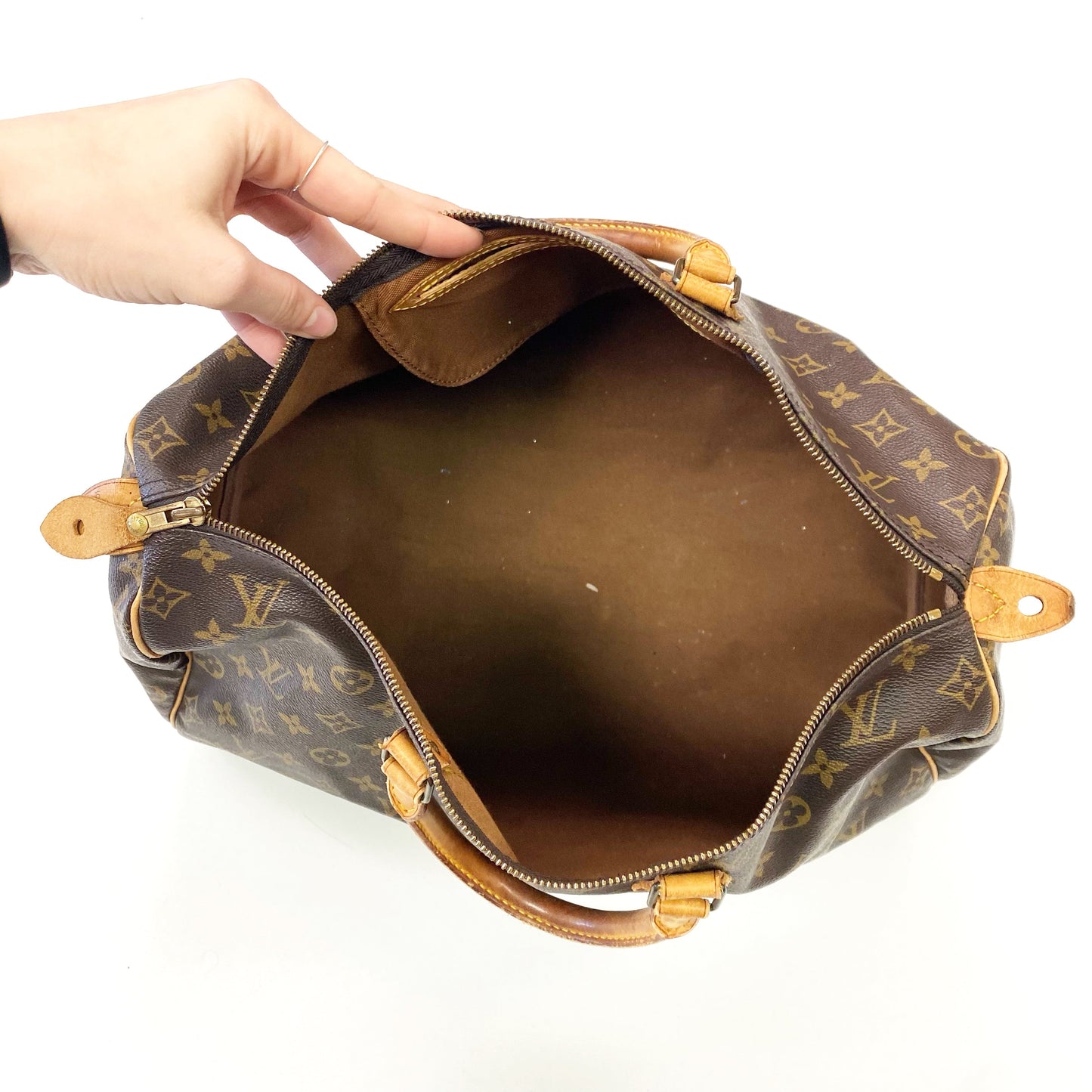 Handbag Luxury Designer By Louis Vuitton Size: Large