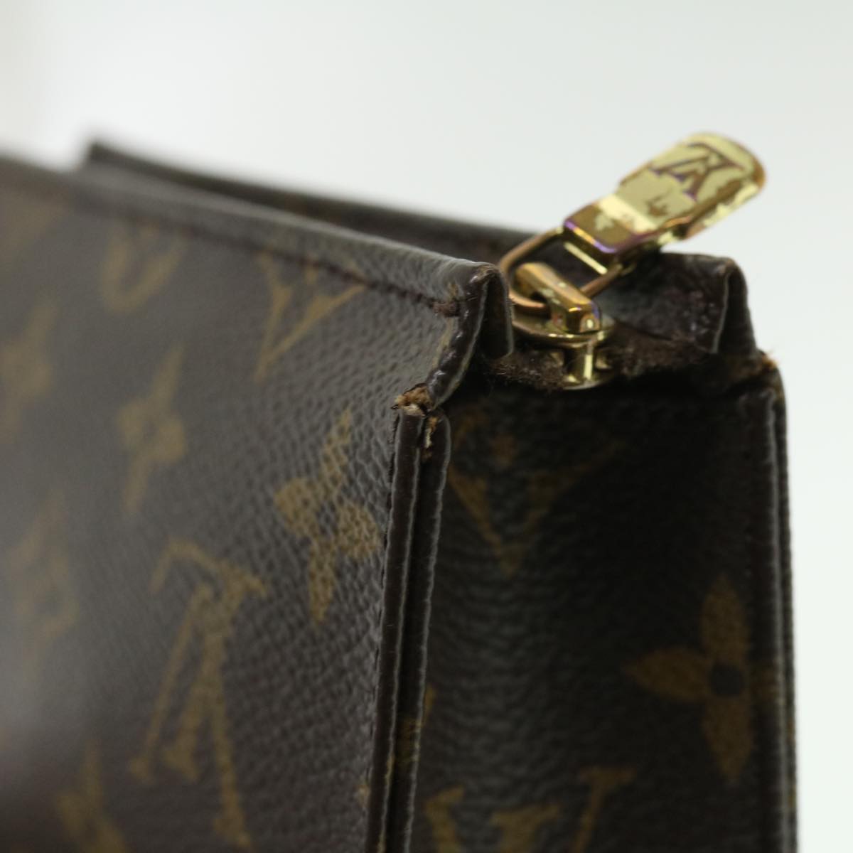 LOUIS VUITTON Monogram Poche Toilette 15 Pouch M47546 LV Auth hs1345