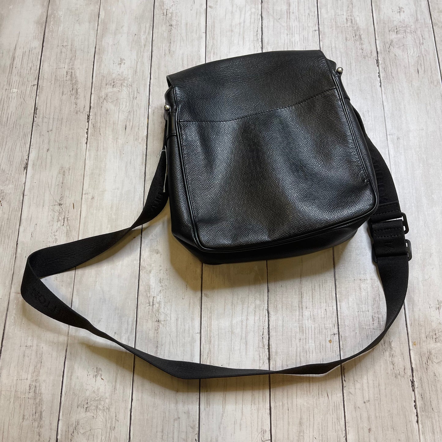 Handbag Luxury Designer By Louis Vuitton Size: Medium