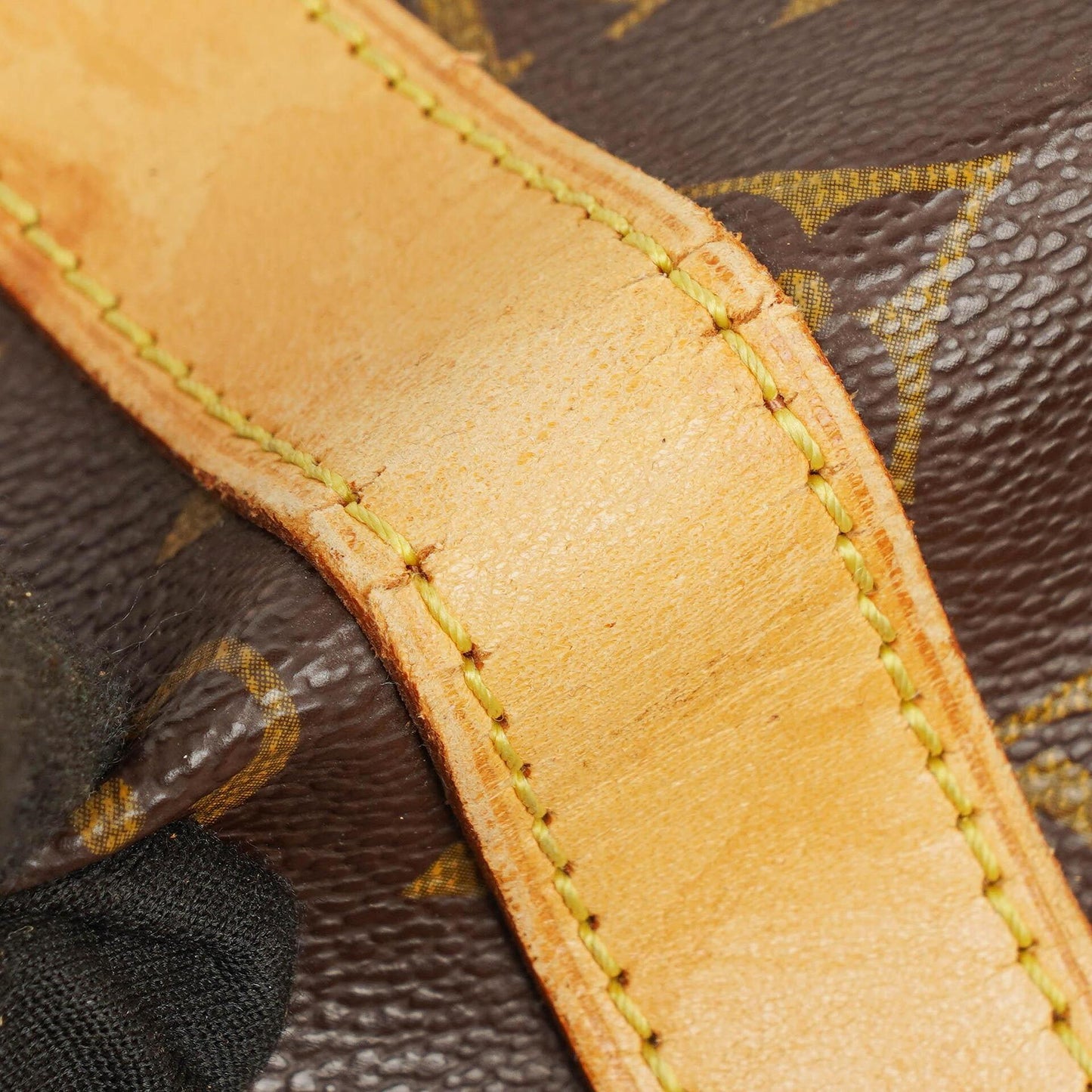 Louis Vuitton Keepall 55 Bandoulière Monogram Canvas Travel Bag