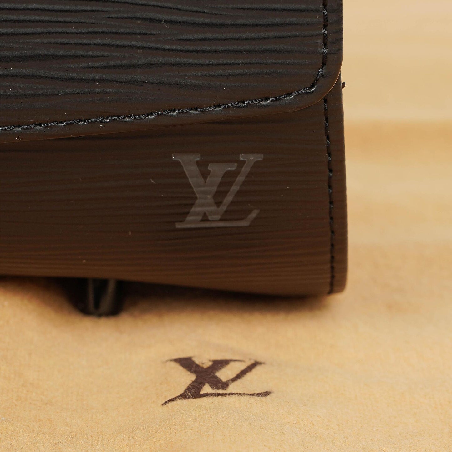 Louis Vuitton Nocturne GM Black Epi Leather Bag