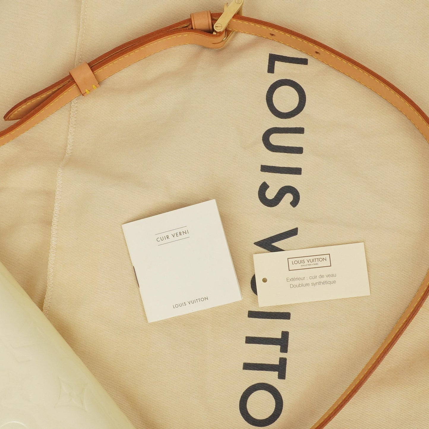 Louis Vuitton Thompson Street Perle Monogram Vernis Leather Shoulder Bag
