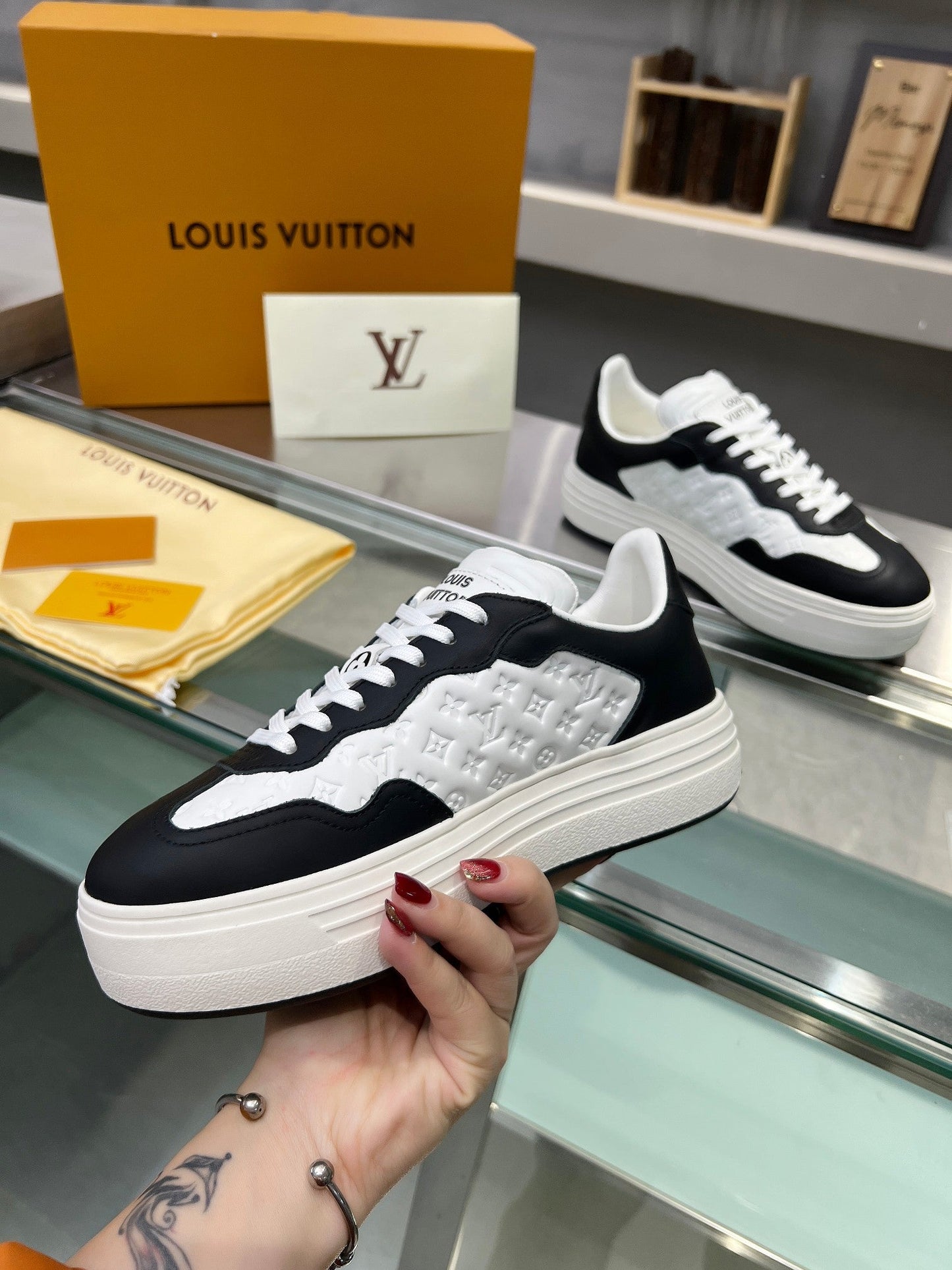 Louis Vuitton Sneakers