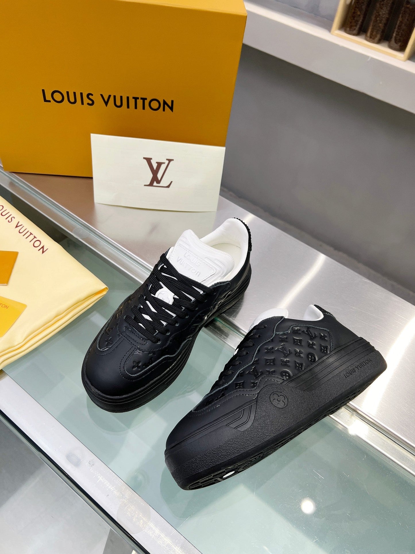 Louis Vuitton Sneakers