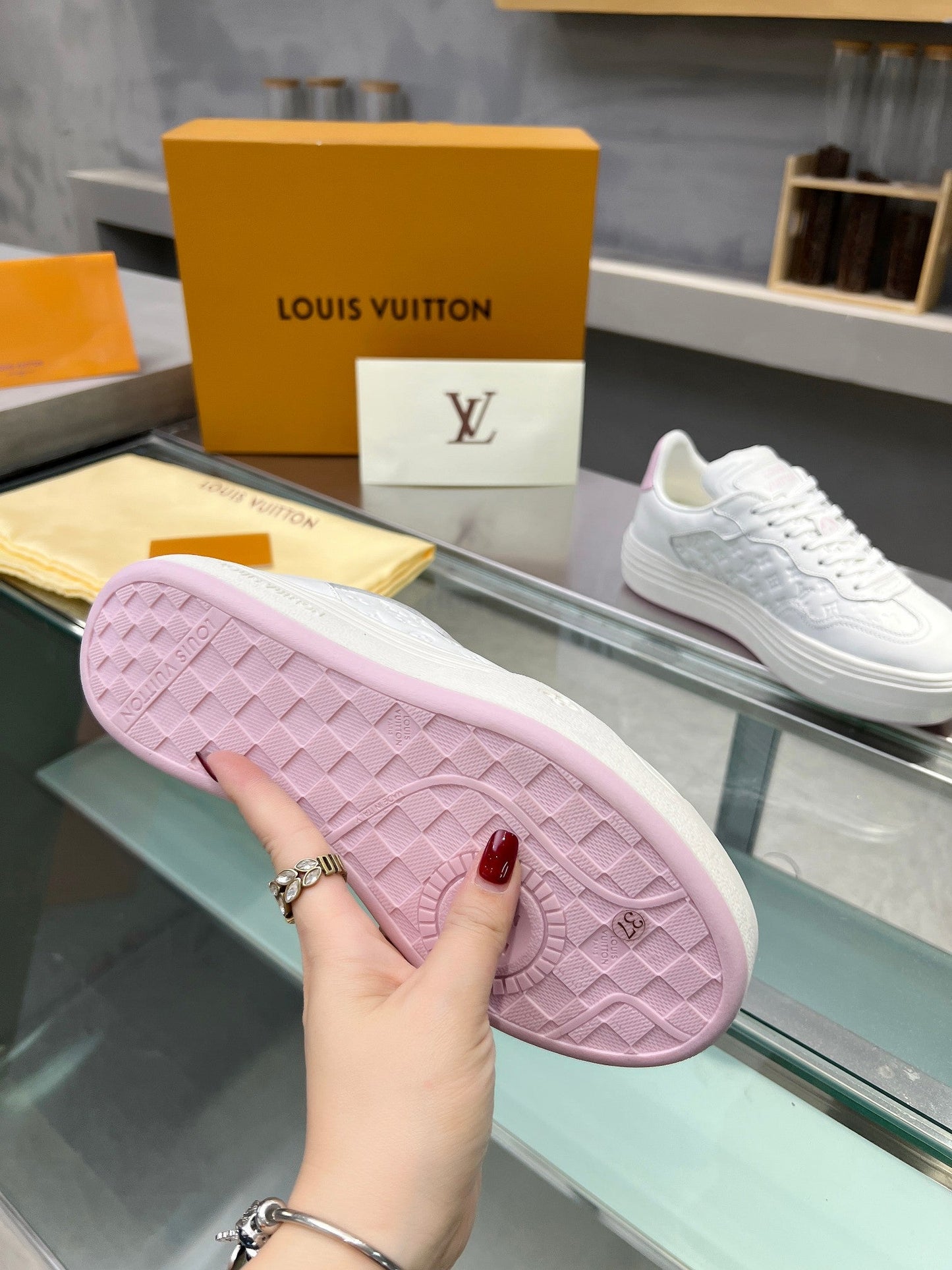 Louis Vuitton Sneakers