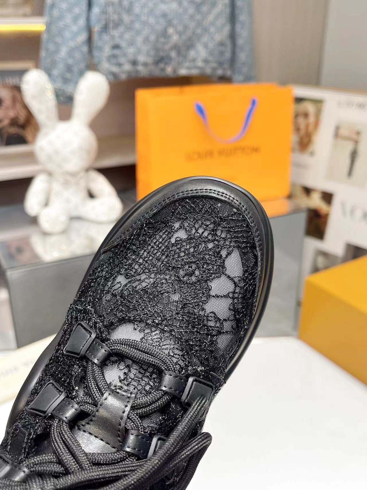 Louis Vuitton Sneakers