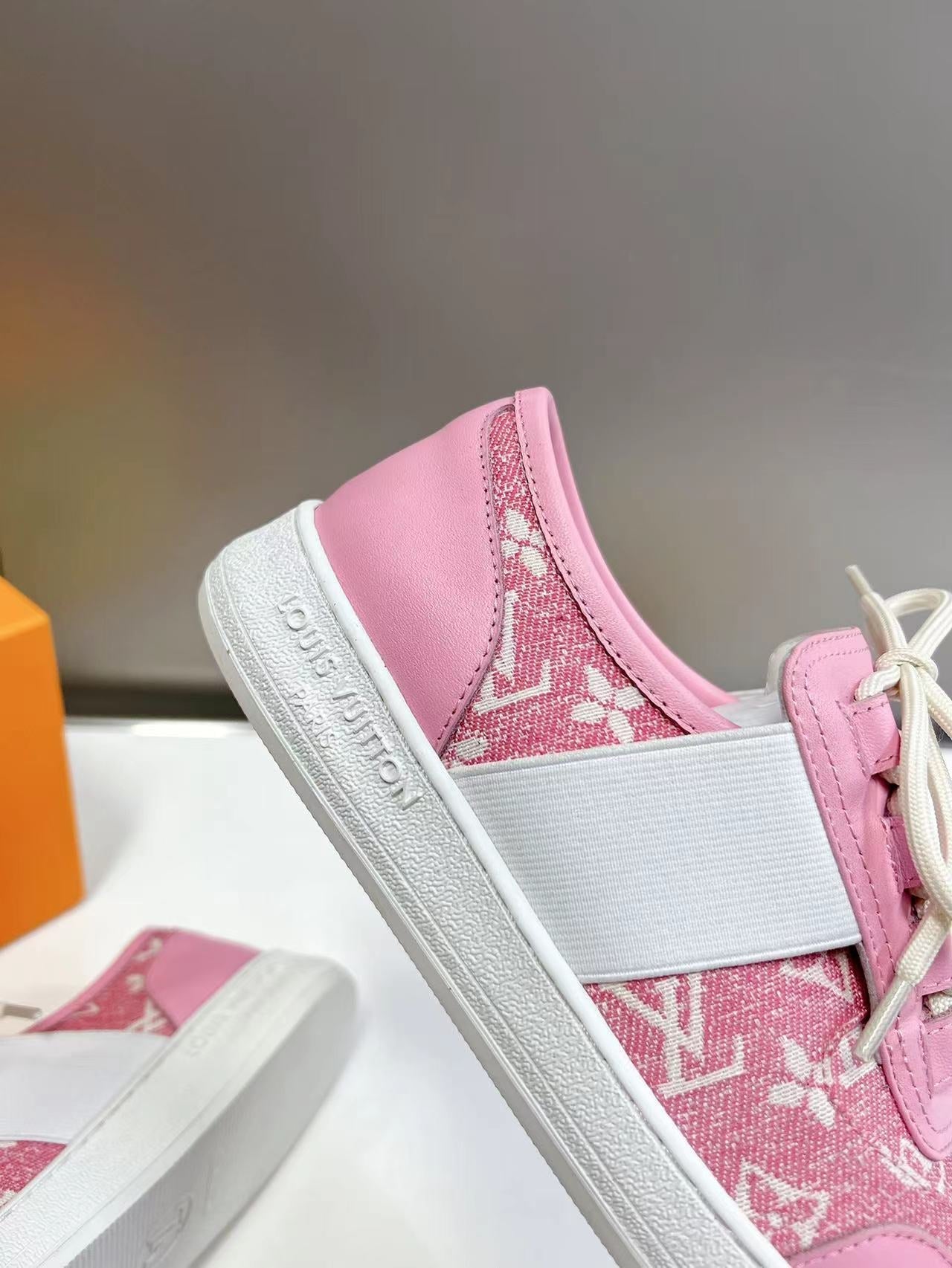 Louis Vuitton Sneakers