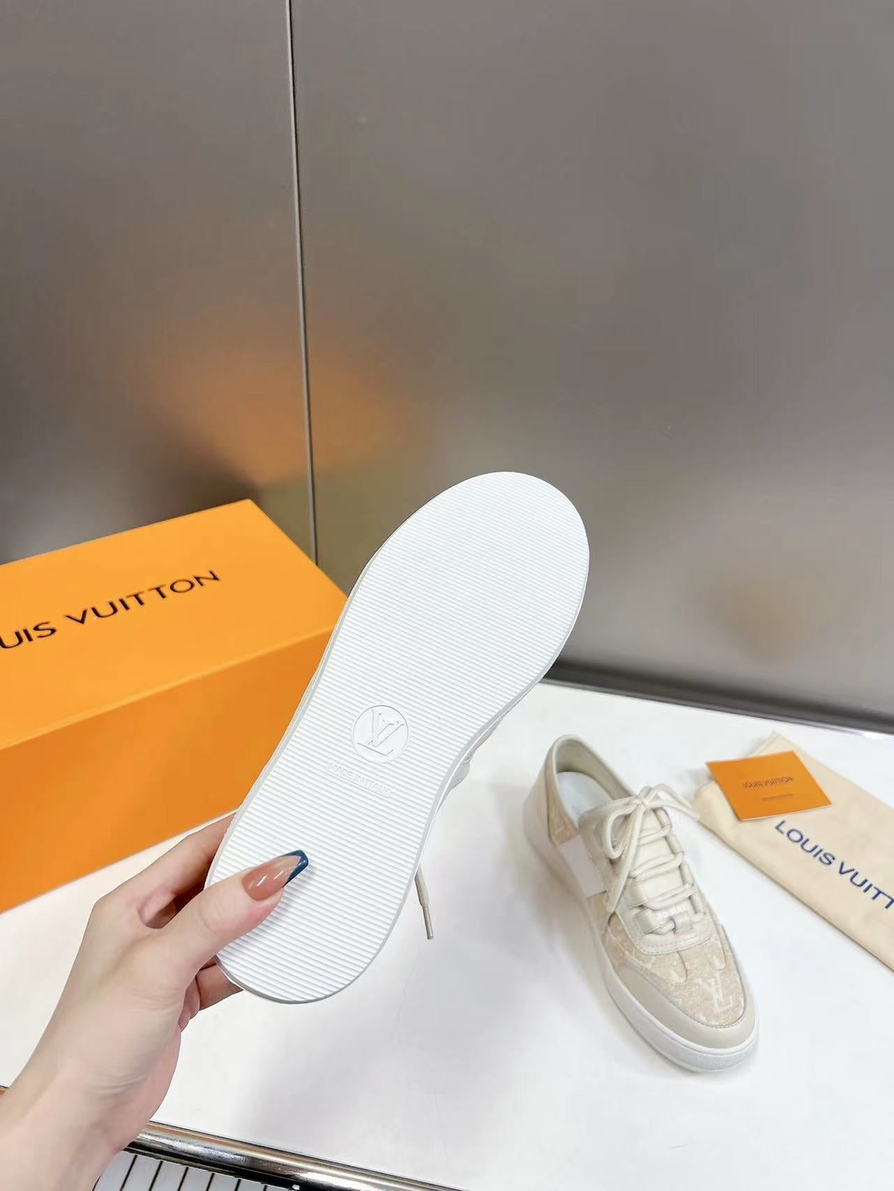 Louis Vuitton Sneakers