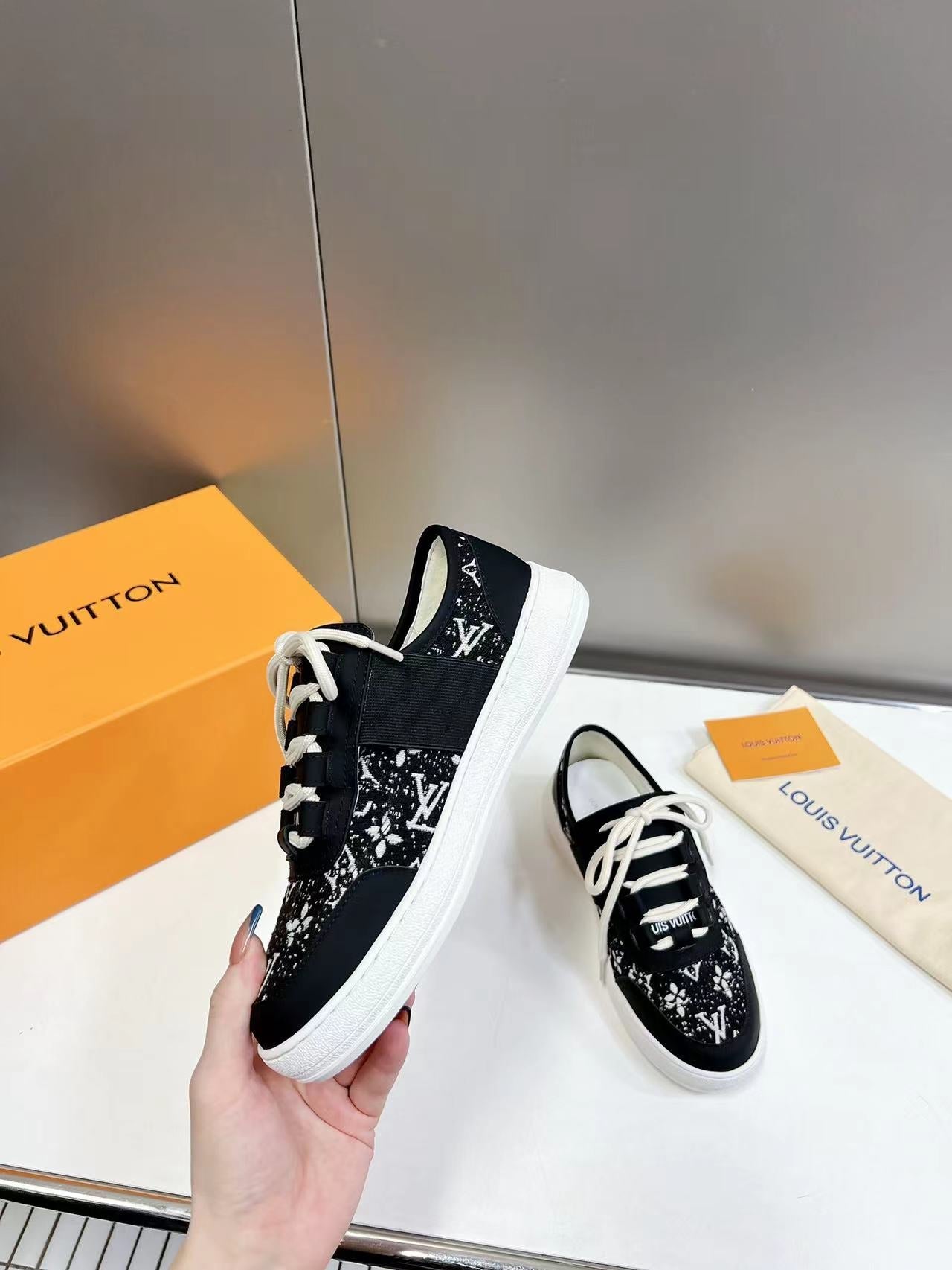 Louis Vuitton Sneakers