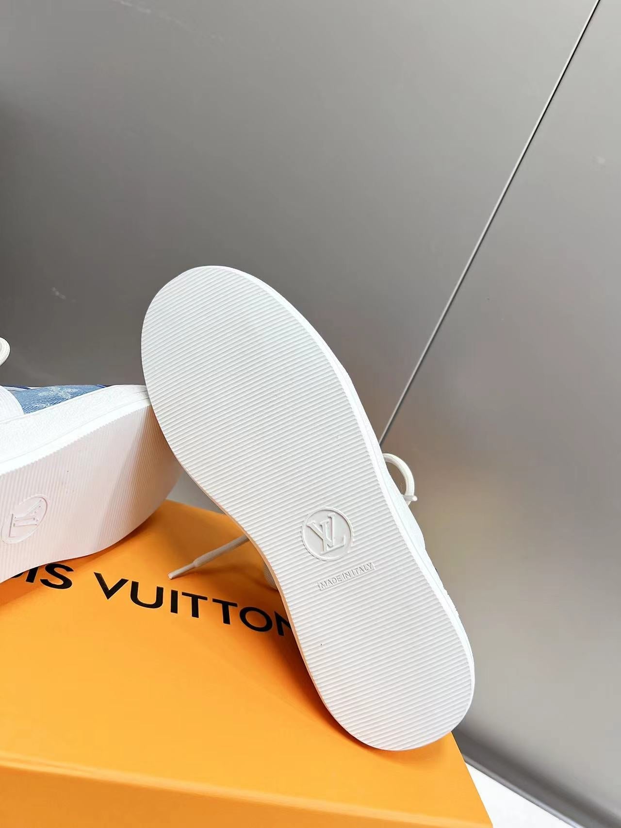 Louis Vuitton Sneakers