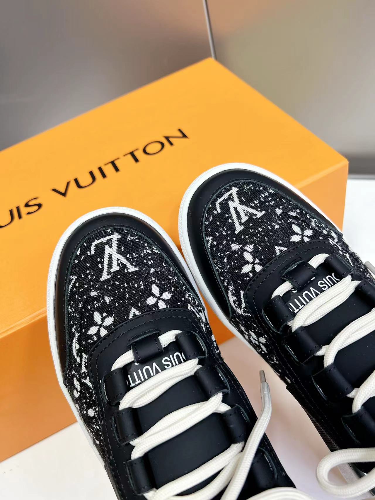 Louis Vuitton Sneakers