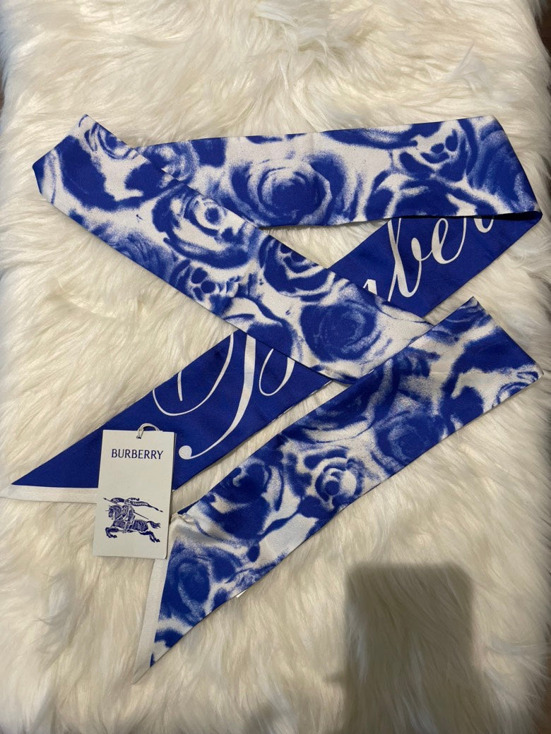 Luxury Burberry Knight Water Rose Silk Scarf Blue