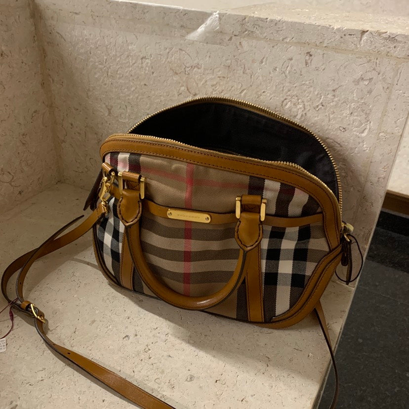 Luxury Burberry Orchard Crossbody Bag Check Beige
