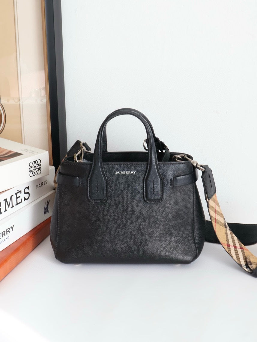 Luxury Burberry Black Banner Bag #5D - Satchel/Top Handle in Leather