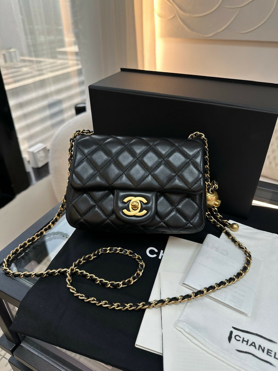 Chanel (21)Gold Ball Mini 17
