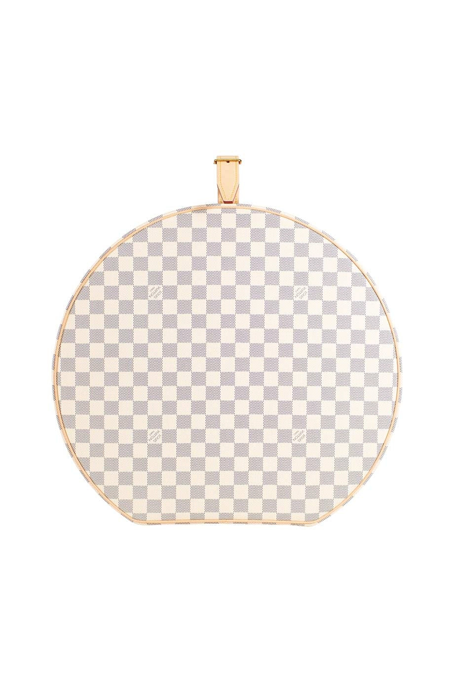 LOUIS VUITTON Damier Azur canvas Boite Chapeaux Hat Box 40 with natural cowhide leather, adjustable top handle and polished brass hardware. Handbag