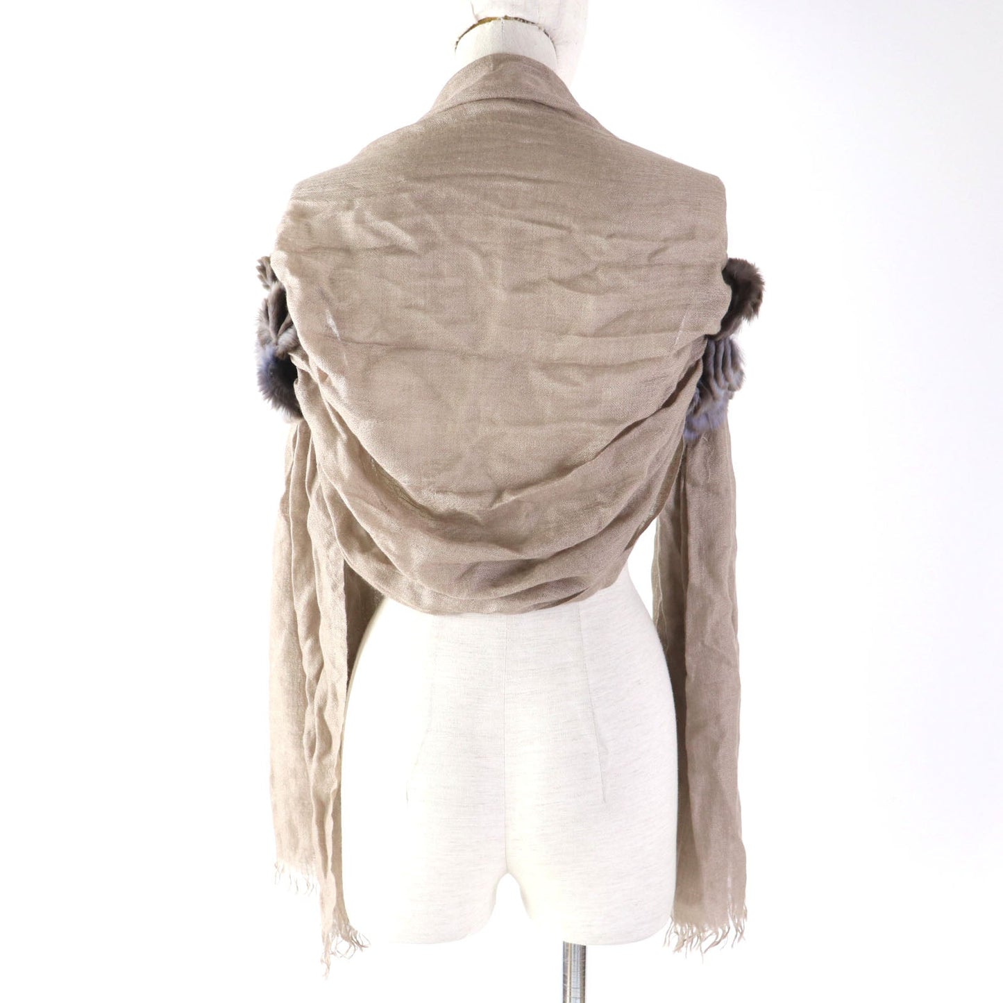 FENDI Stall Main: 70% cashmere, Main: 30% silk, Part: Orirag fur beige Women