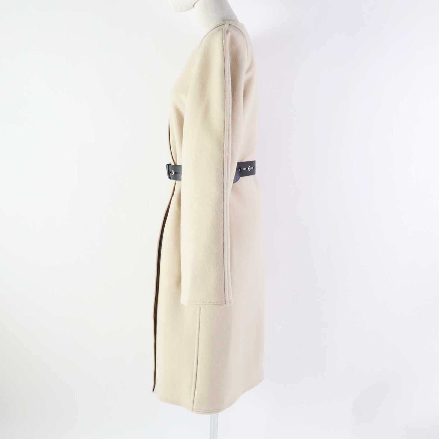 LOUIS VUITTON coat 1A4YSZ Outer: 100% cashmere, Lining: 50% rayon, Lining: 50% cupra, Part: 100% polyester, Part: lamb leather light beige Women 40