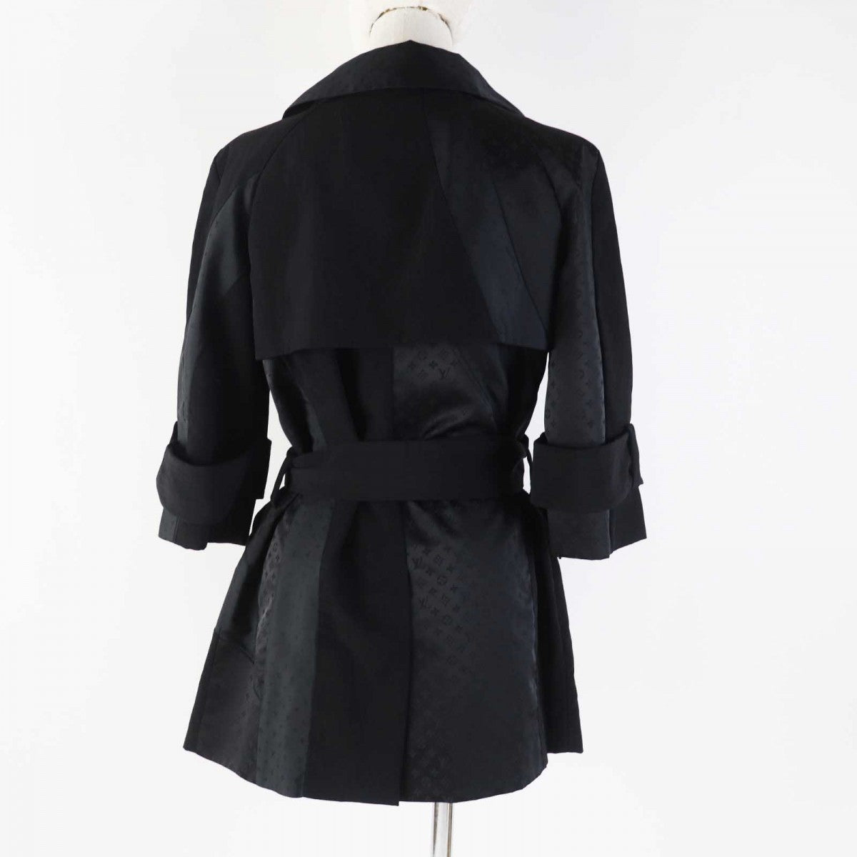 LOUIS VUITTON trench coat Outer: 37% nylon, Outer: 35% polyester, Outer: 28% silk, Lining: 50% cupra, Lining: 50% rayon black Women 34