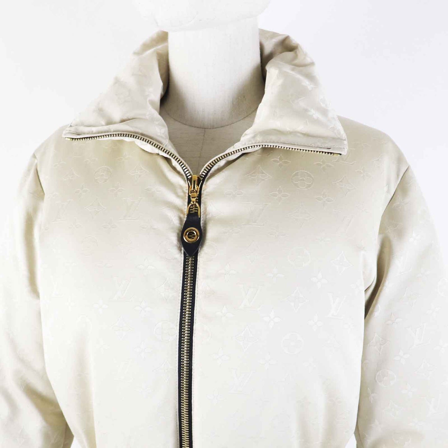 LOUIS VUITTON down coat FDJA44QWD Main: 53% polyester, Main: 47% wool, Lining: 50% rayon, Lining: 50% cupra, Filling: 90% down beige Women 36