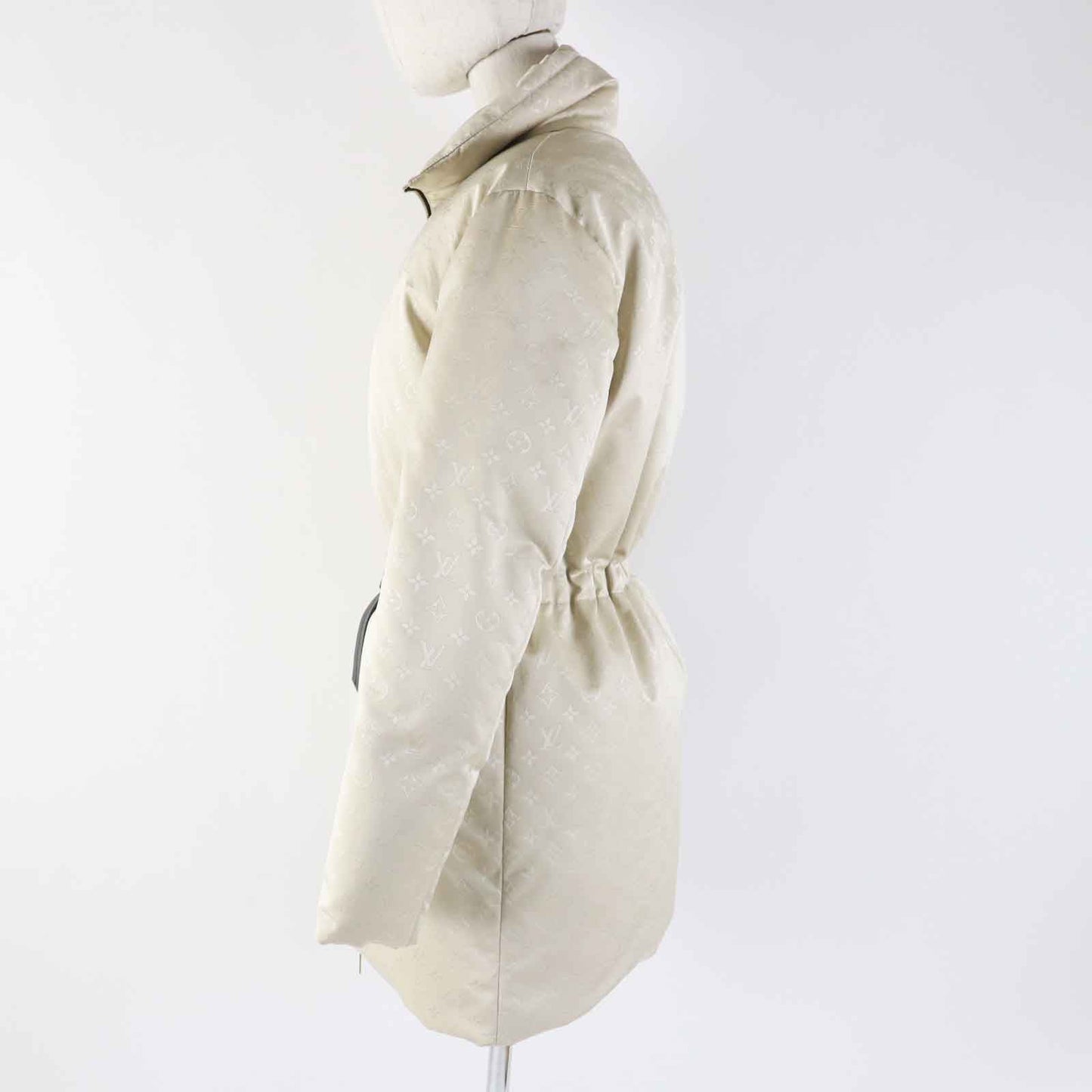 LOUIS VUITTON down coat FDJA44QWD Main: 53% polyester, Main: 47% wool, Lining: 50% rayon, Lining: 50% cupra, Filling: 90% down beige Women 36