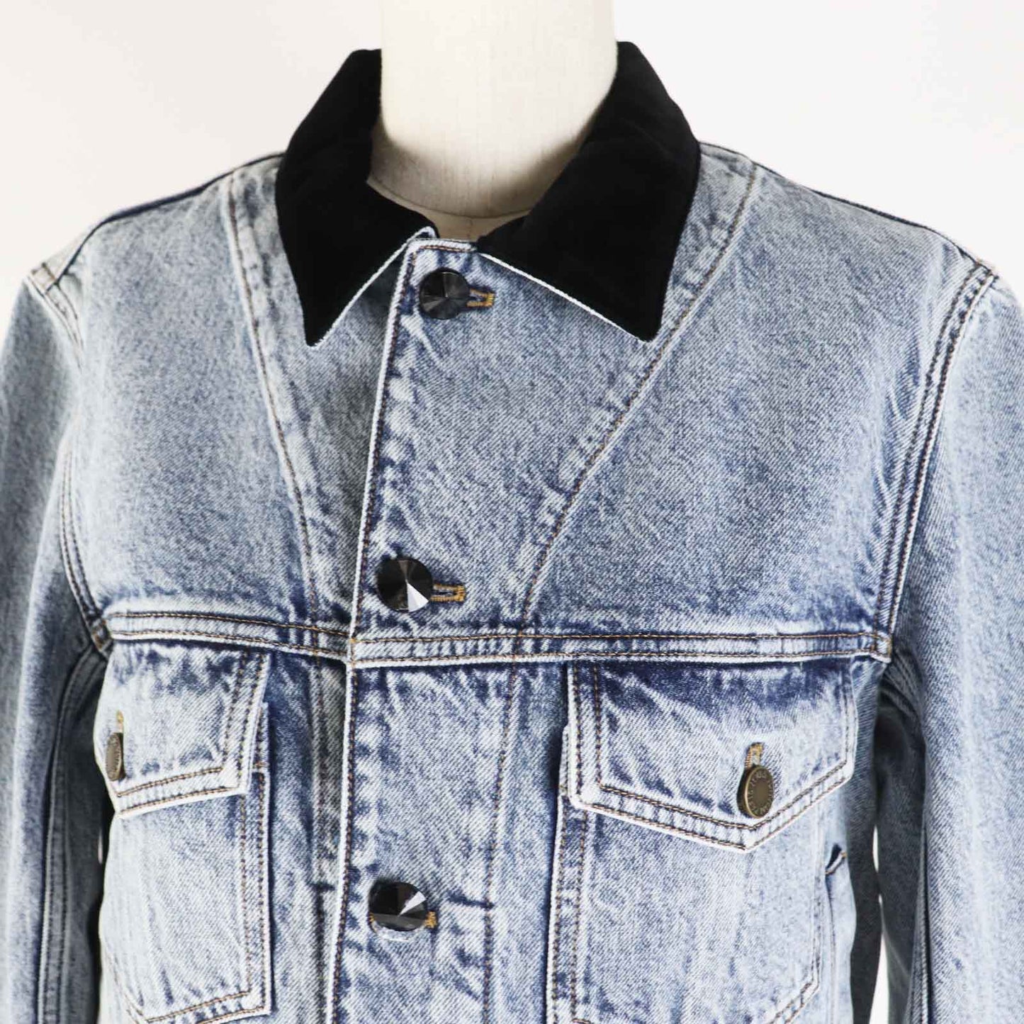 LOUIS VUITTON Denim Jacket 1AFEPI Outer: 100% cotton, Lining: 65% polyester, Lining: 35% cotton blue velvet accent denim jacket Women 36