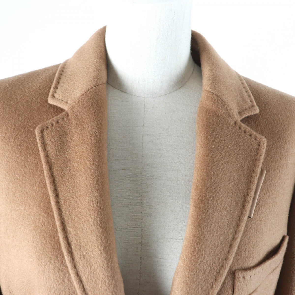 BURBERRY Chester coat 80372341 Outer: 100% cashmere, Part: 70% wool, Part: 20% polyamide (nylon), Part: 10% cashmere, Lining: 50% acetate Camel Women 40