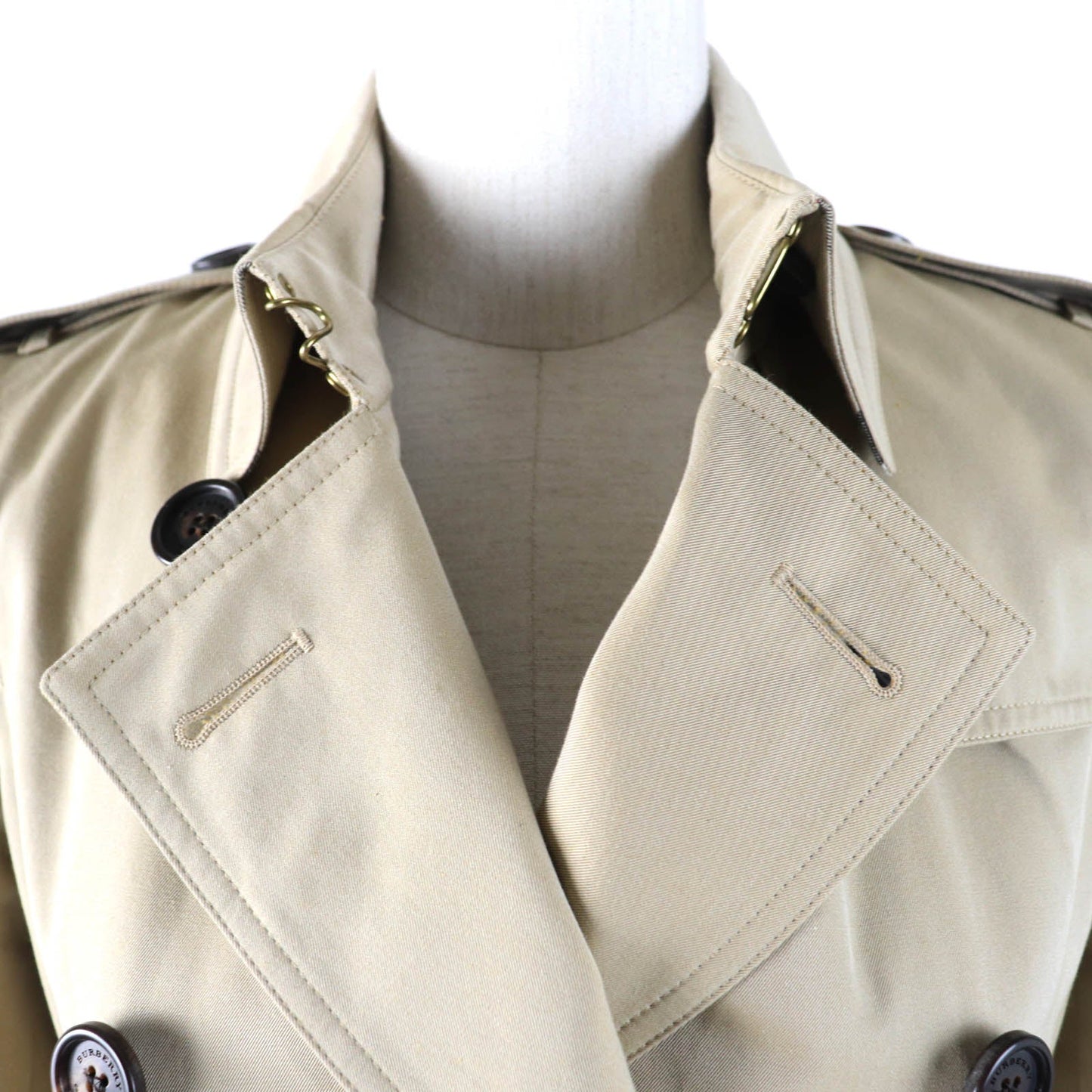 BURBERRY trench coat 39000550 Main: 100% cotton, Lining: 100% cotton, Sleeve lining: 100% viscose (rayon) beige Kensington Women 34