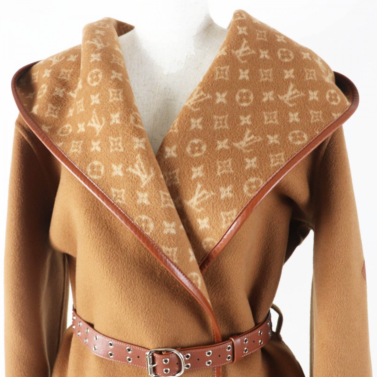 LOUIS VUITTON coat 1A8262 Outer: 99% wool, Main: 1% silk, Lining: 53% rayon, Lining: 47% cupra, Part: sheep leather Camel Women 42