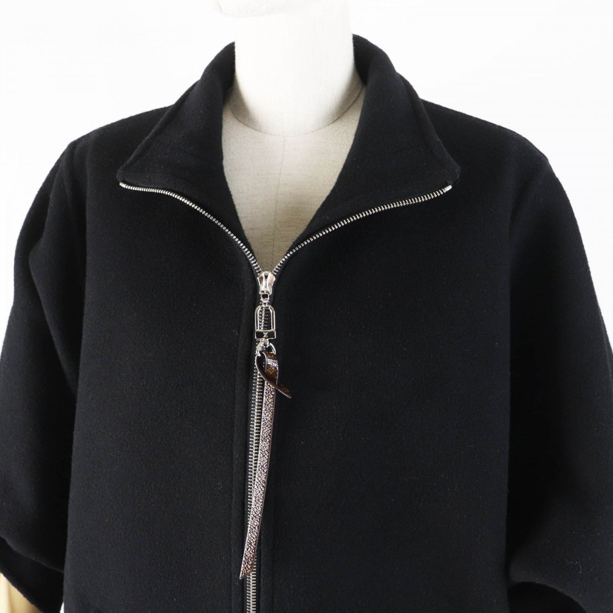LOUIS VUITTON Jacket 1AGGMM Outer: 99% wool, Outer: 1% silk, Lining: 100% cotton, Part: 100% polyester, Leather part: cowhide black Double-faced batwing sleeve jacket Women 40