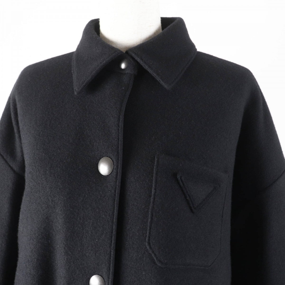 PRADA coat P594L Main: 55% virgin wool, Main: 45% cashmere, Lining: 100% recycled polyamide, Filling: 55% polyester, Filling: 45% recycled polyester black Women 38