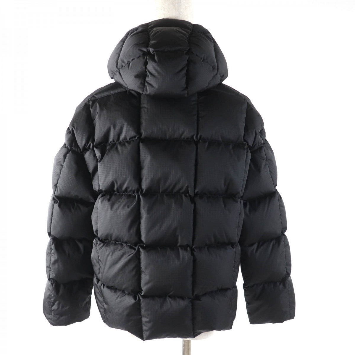 LOUIS VUITTON Down jacket 1AAIJB Outer: 100% nylon, Lining: 100% polyester, Filling: 90% down, Filling: 10% feather, Partial: 50% cotton black Long Sleeve Pillow Puffer Jacket Women 38