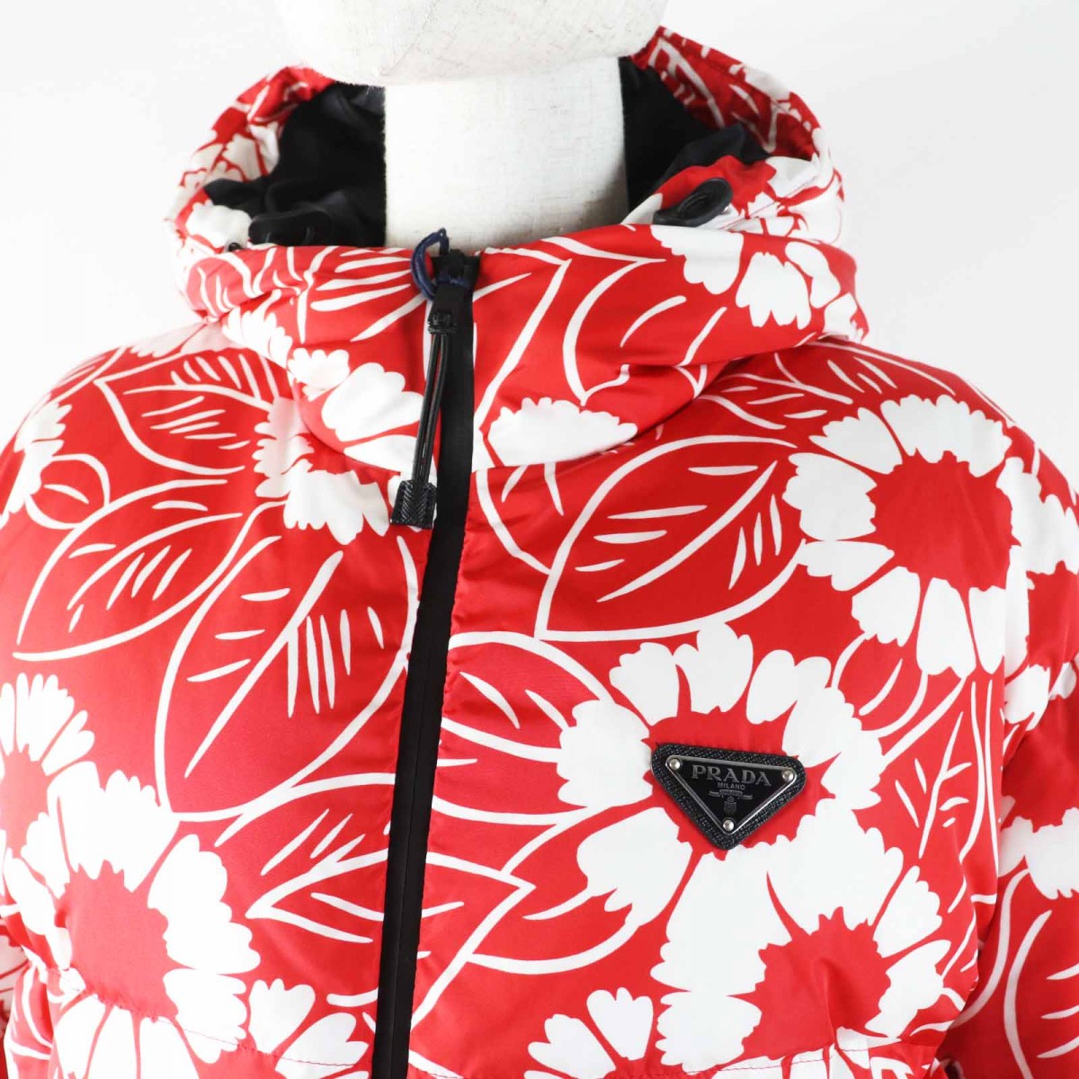 PRADA Down jacket SGC025 Main: 100% nylon, Lining: 100% polyamide (nylon), Filling: 90% down, Filling: 10% feather, Leather part: calf leather Red white Women S