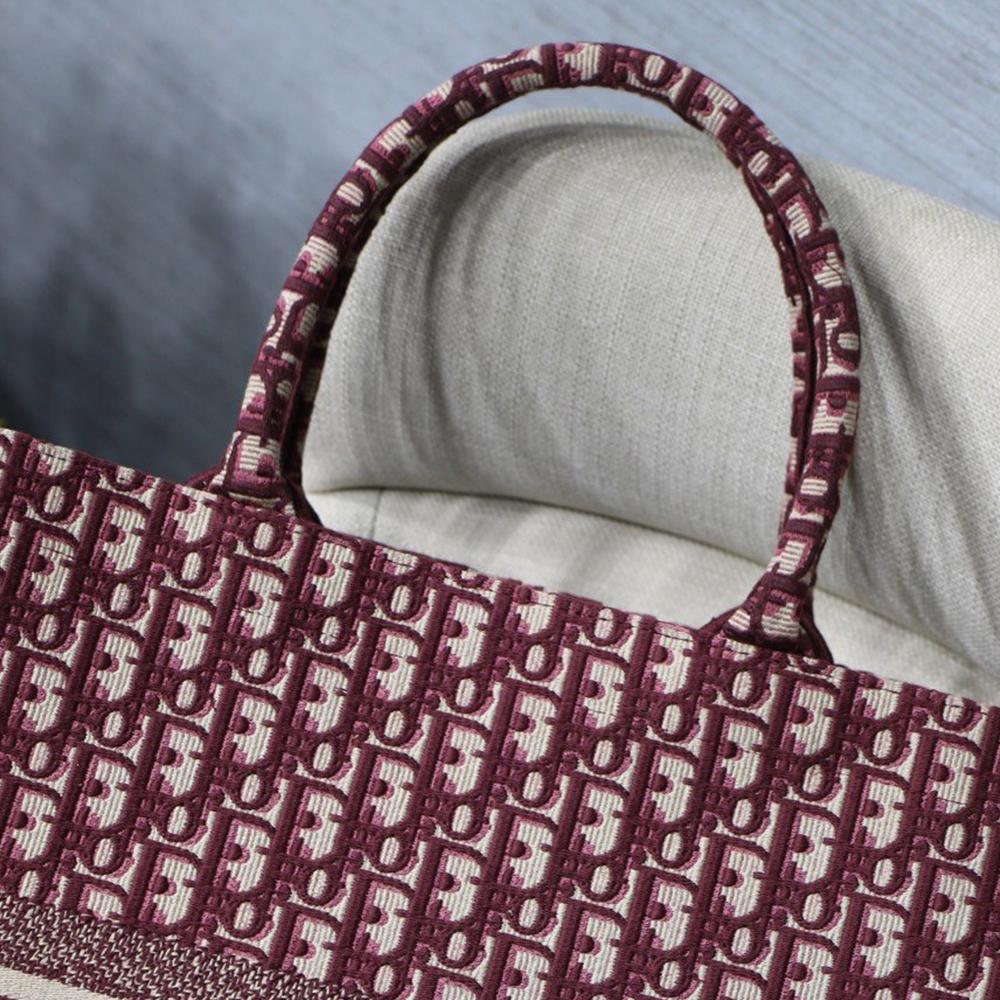 Gucci Book Tote Tote