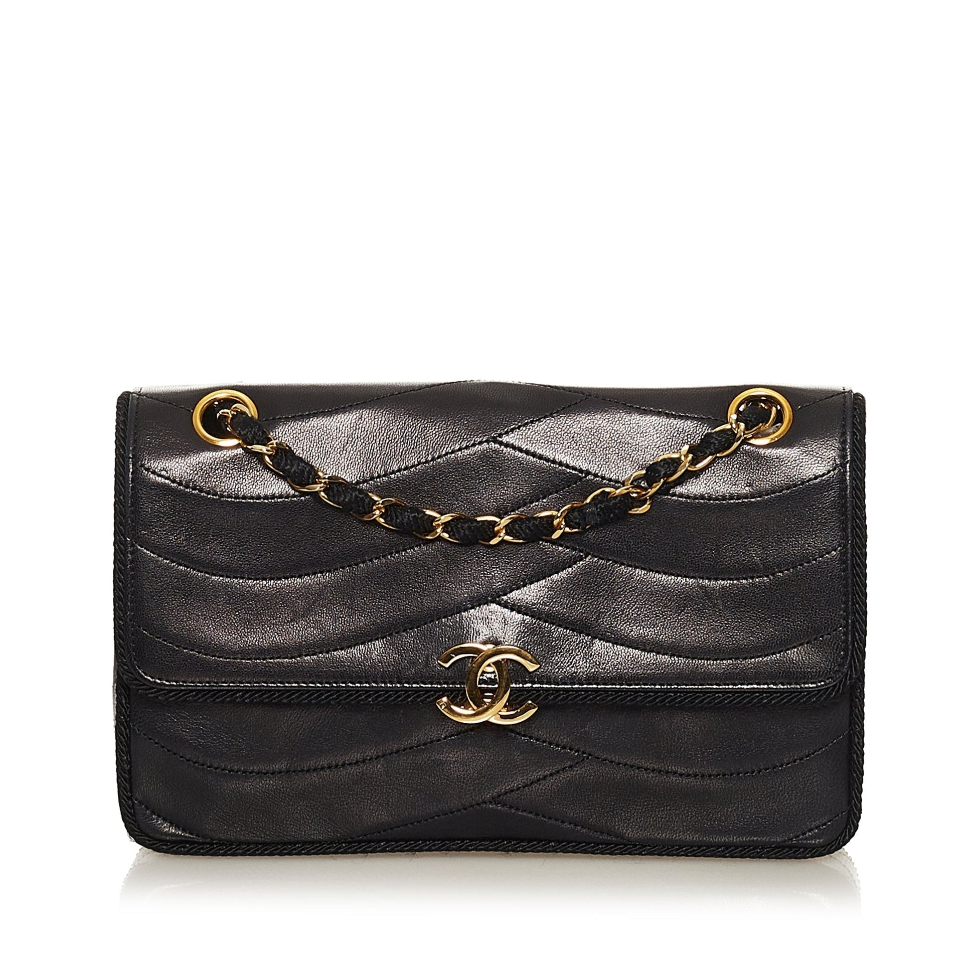 Chanel Matelassé Shoulder Bag - Ewore Bags